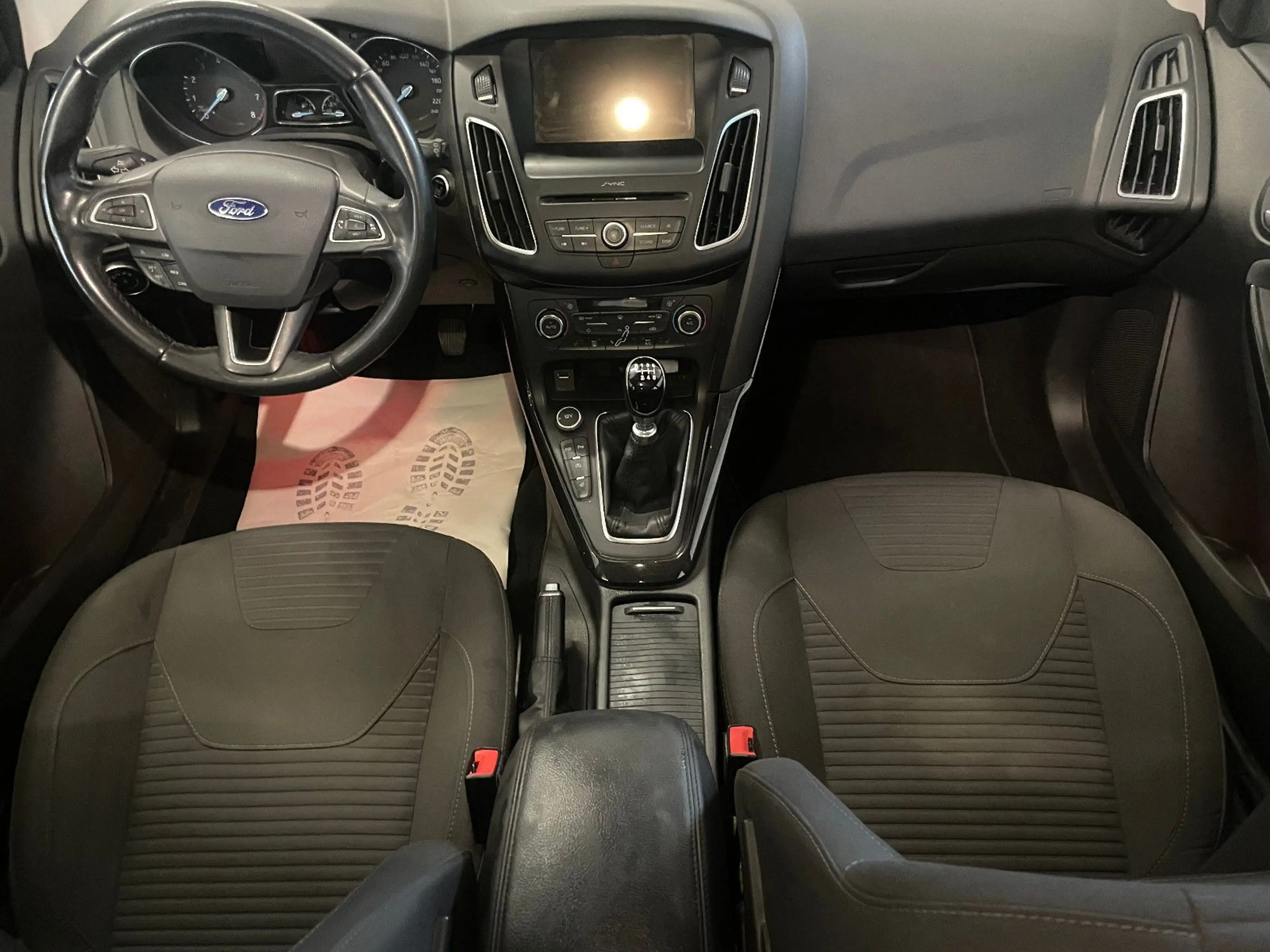 Ford Focus Turnier Titanium — photo 8