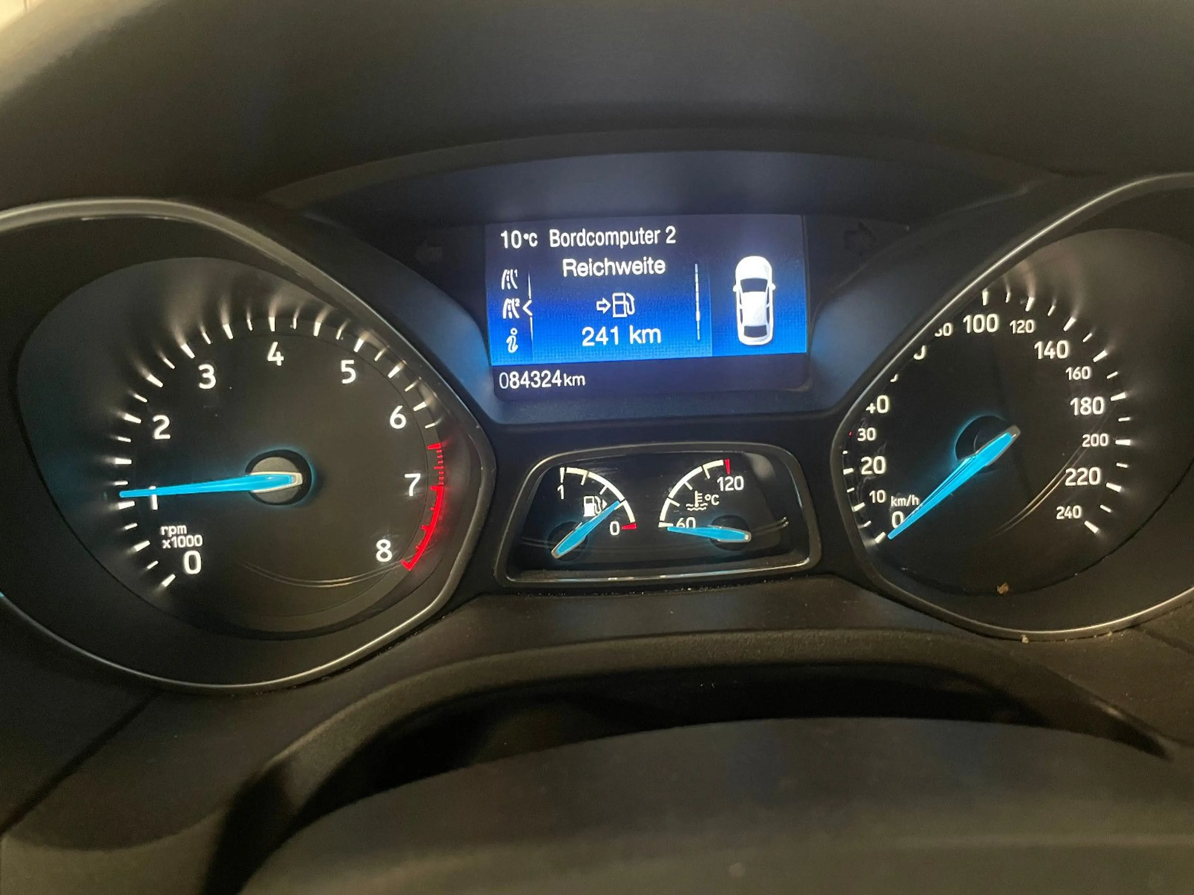 Ford Focus Turnier Titanium — photo 12