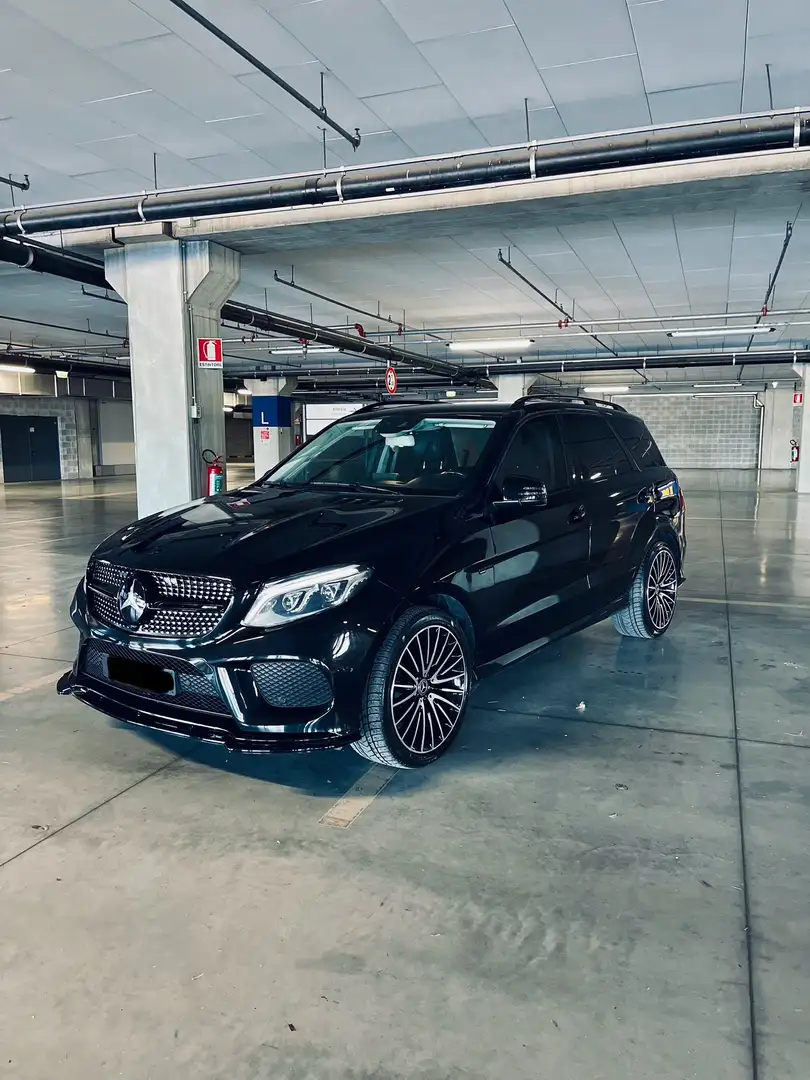 Mercedes-Benz GLE 250 GLE 63s AMG Negru - 2