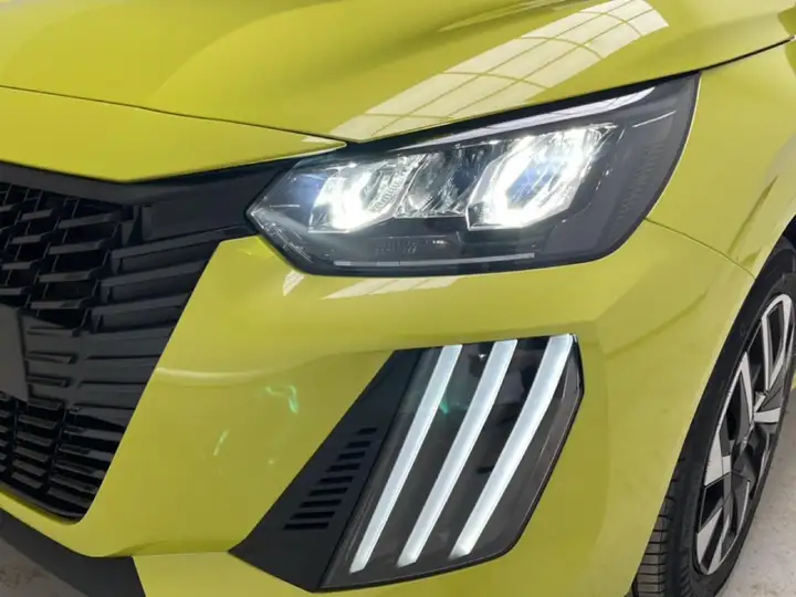 Peugeot 208 2025, foto 18
