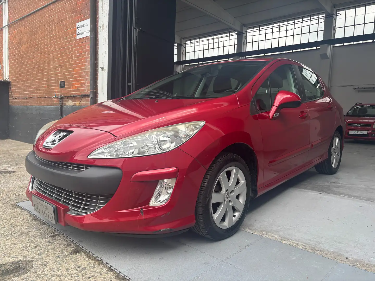 Peugeot 308 308 5p 1.6 hdi 8v Business 93cv Rosso - 1