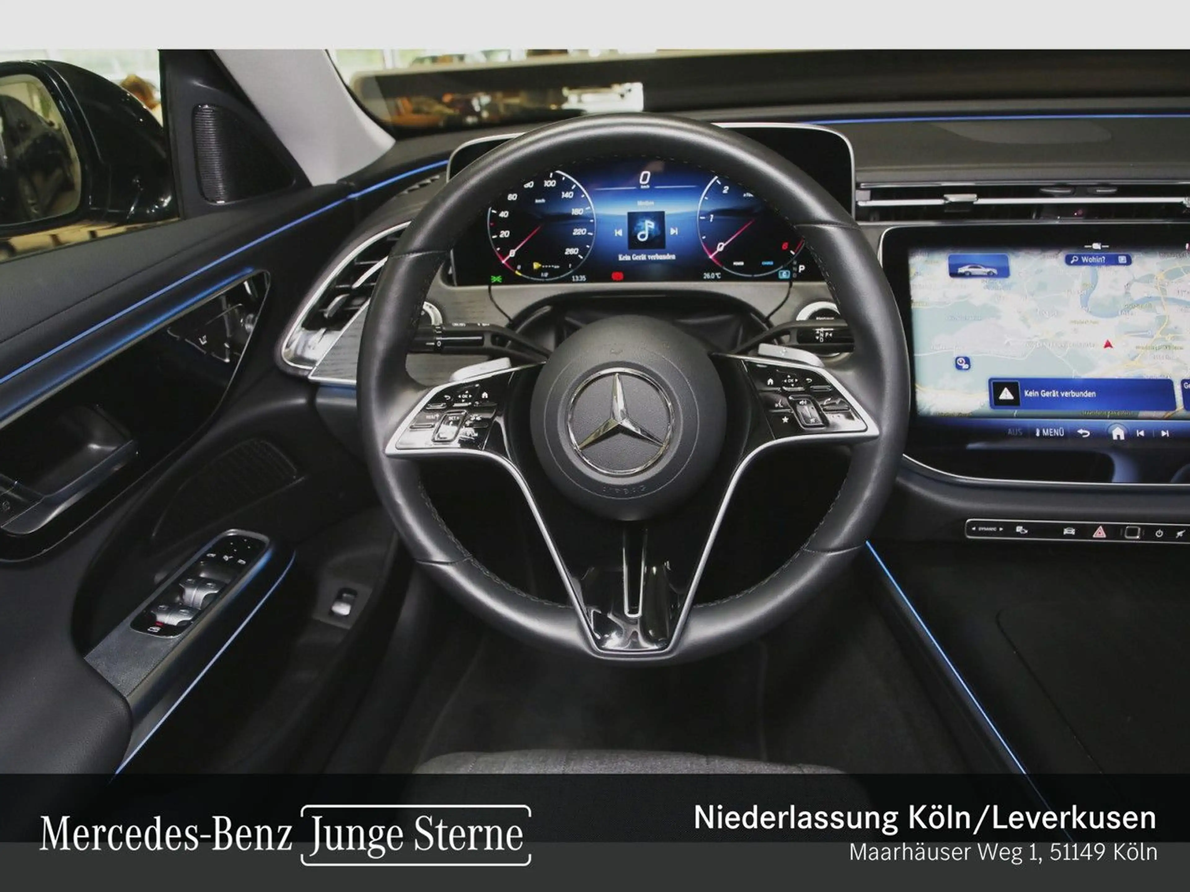 Mercedes-Benz E 220 d Avantgarde Pano LED Kamera Spurhalt-Ass 9G — photo 12