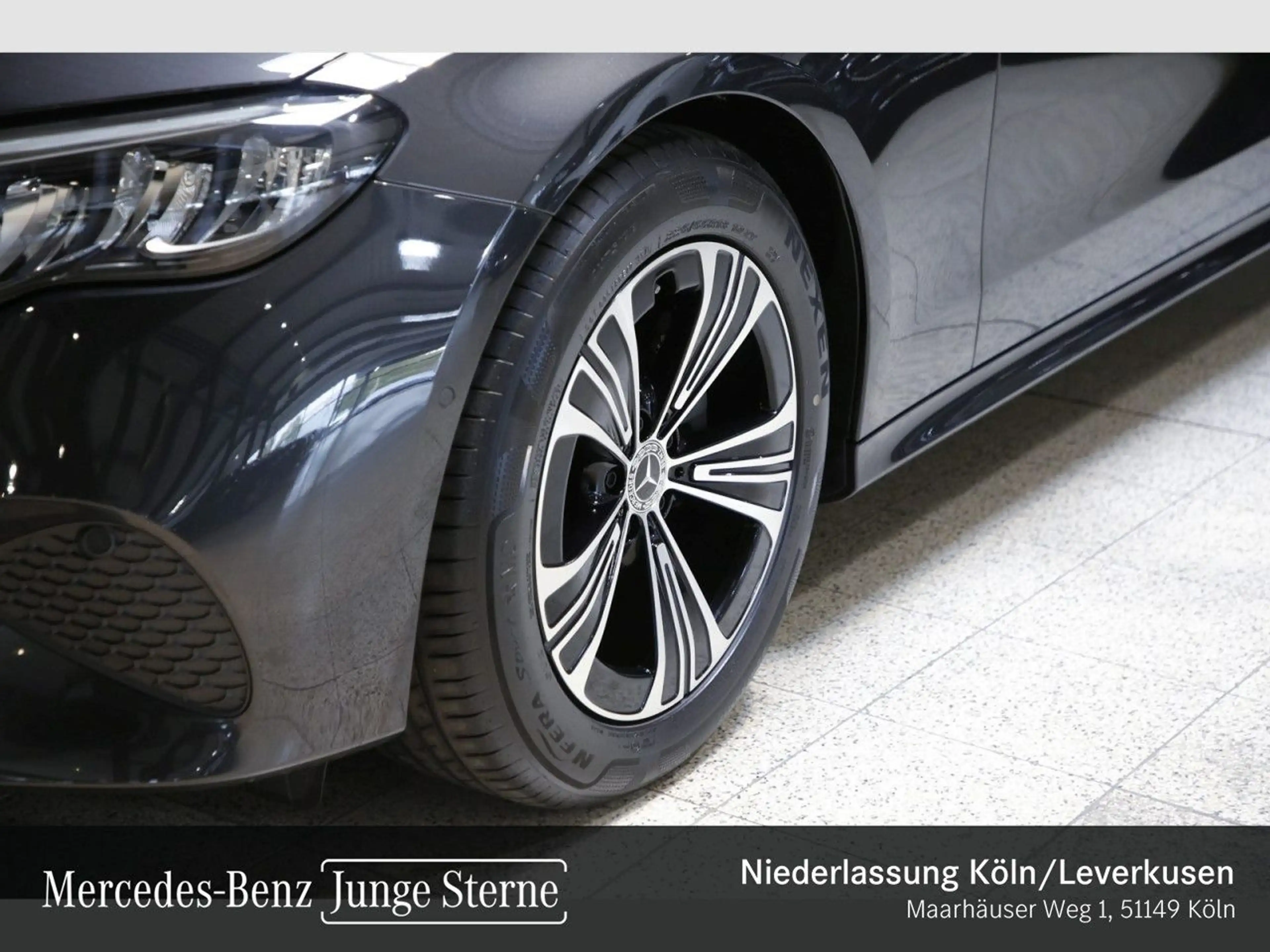 Mercedes-Benz E 220 d Avantgarde Pano LED Kamera Spurhalt-Ass 9G — photo 4