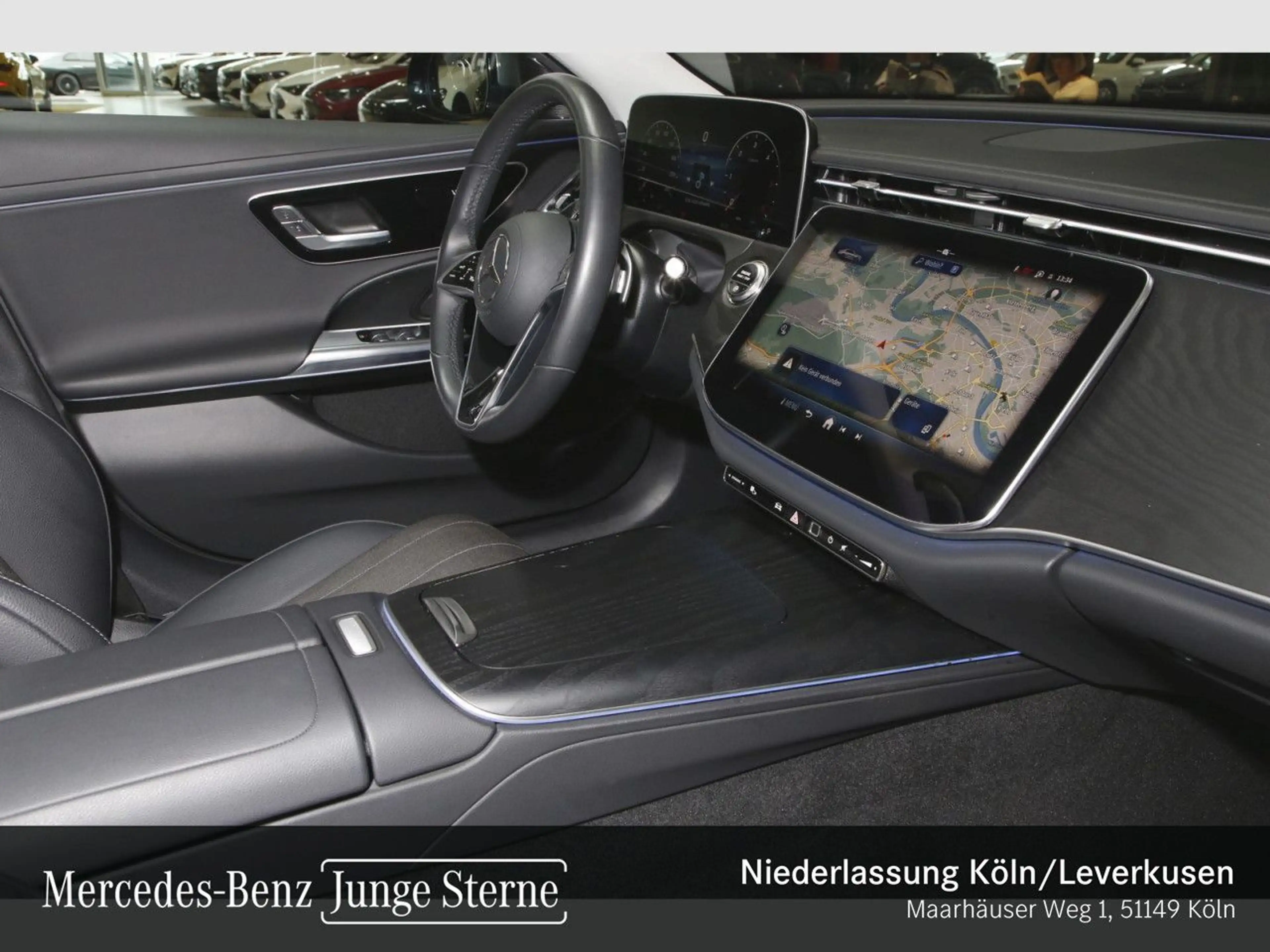 Mercedes-Benz E 220 d Avantgarde Pano LED Kamera Spurhalt-Ass 9G — photo 15