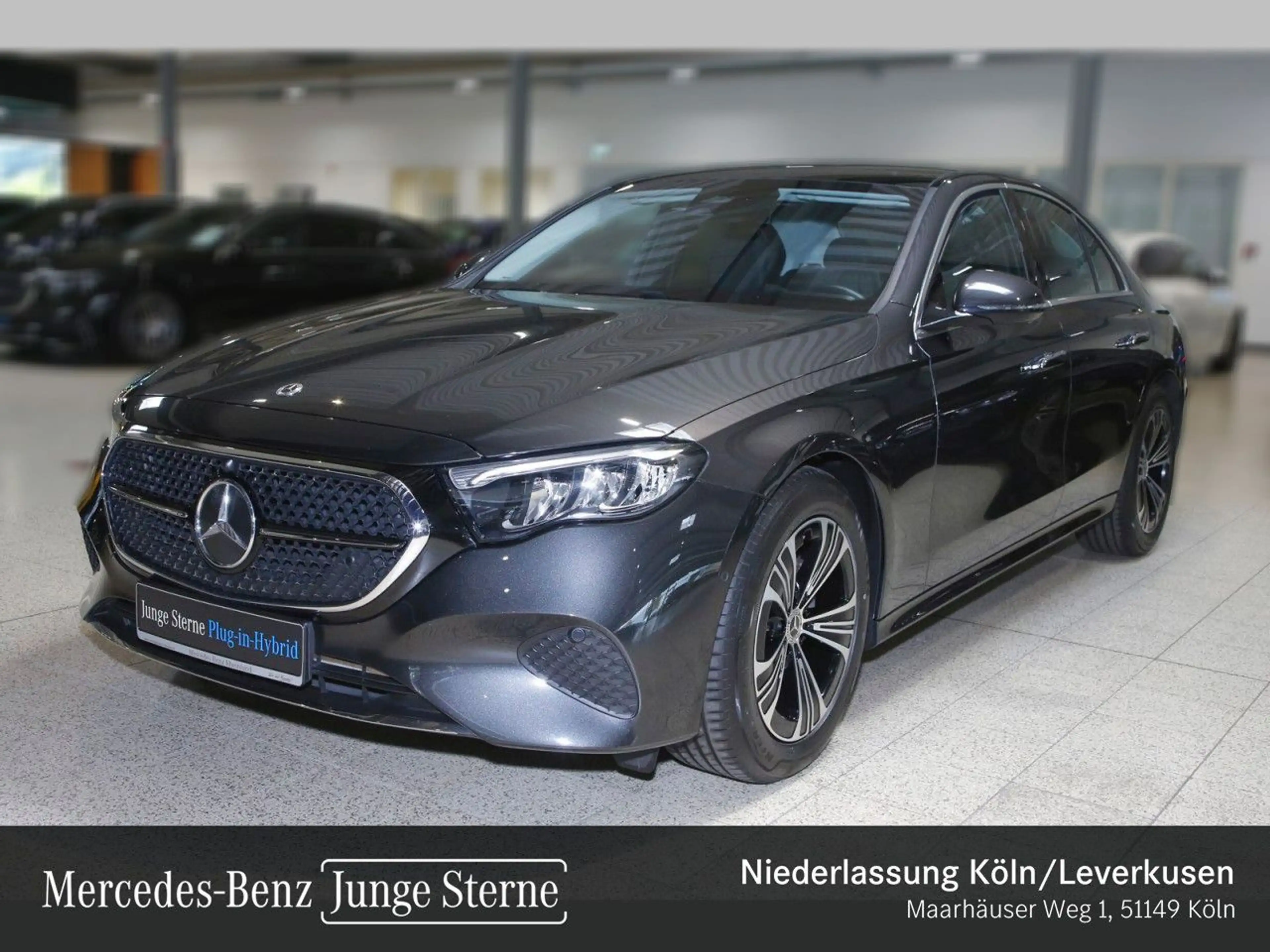 Mercedes-Benz E 220 d Avantgarde Pano LED Kamera Spurhalt-Ass 9G — photo 2