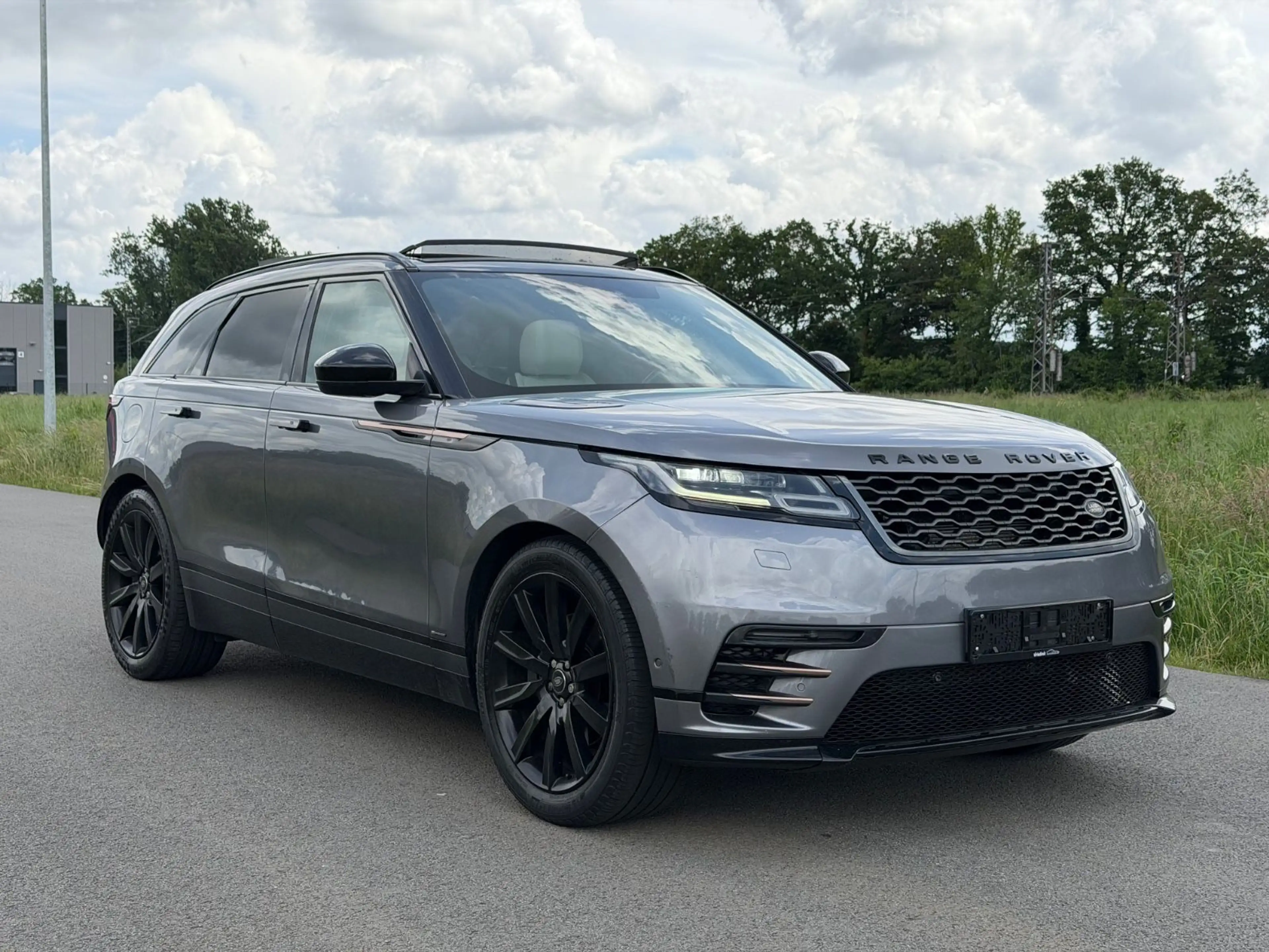 Land Rover Range Rover Velar 3.0 V6 AWD R-Dynamic Pano Voll — photo 3