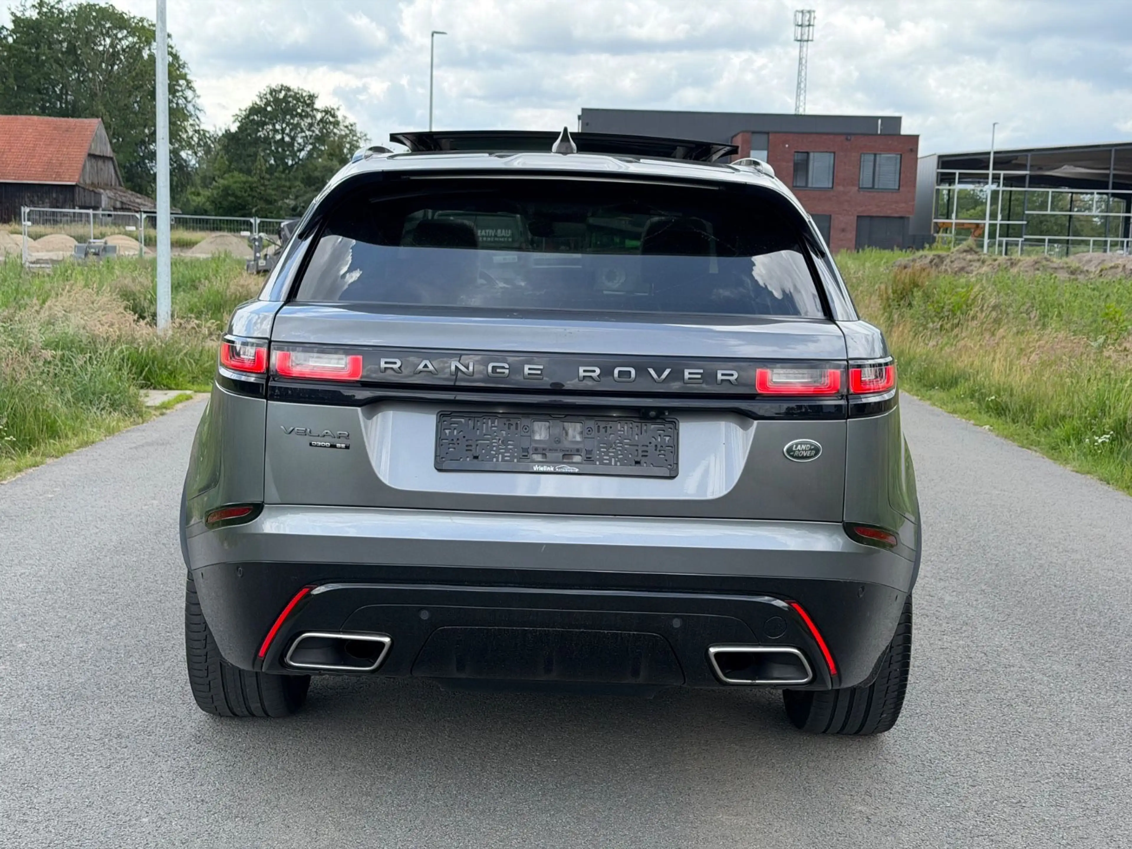 Land Rover Range Rover Velar 3.0 V6 AWD R-Dynamic Pano Voll — photo 5