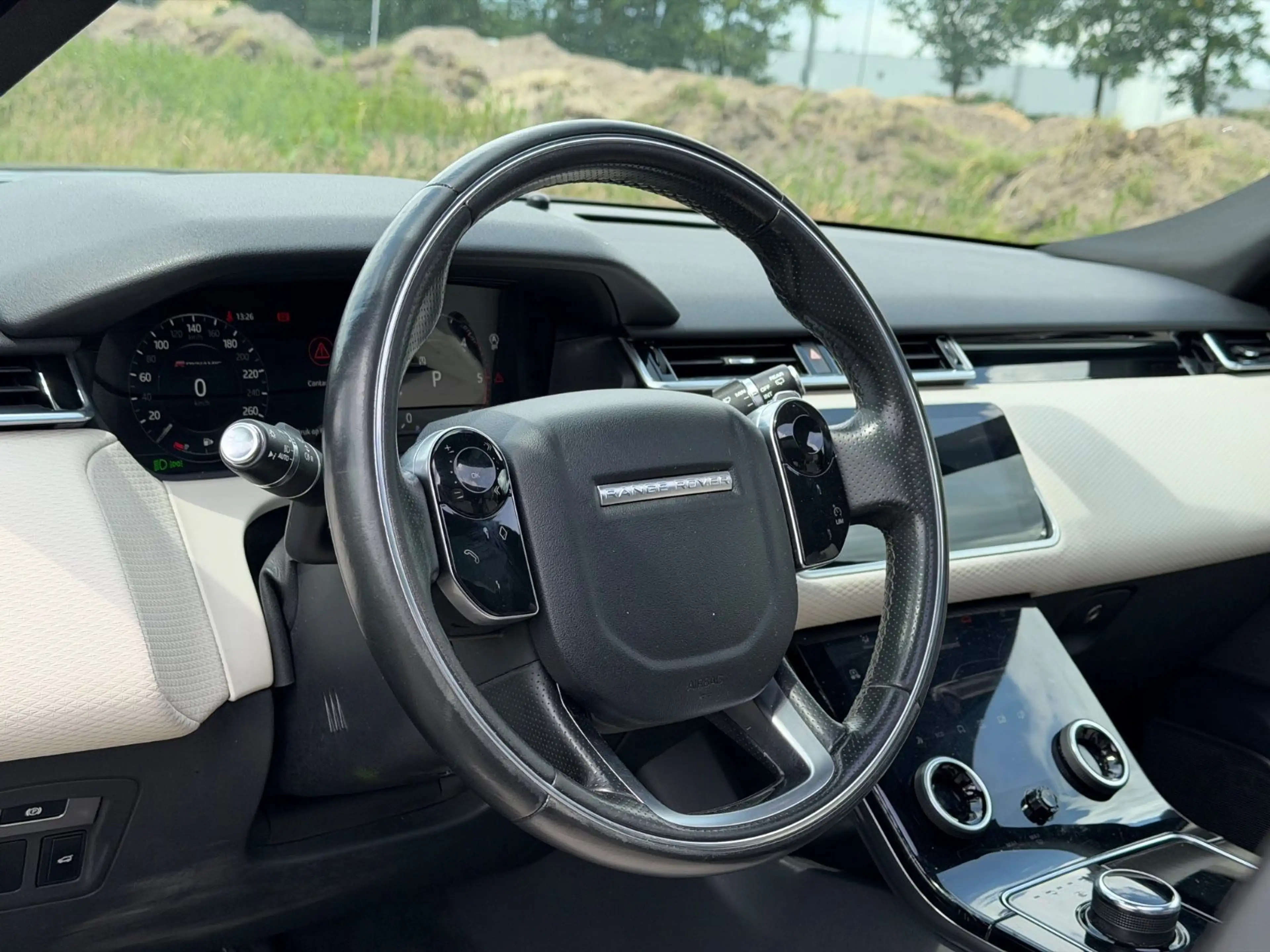Land Rover Range Rover Velar 3.0 V6 AWD R-Dynamic Pano Voll — photo 14