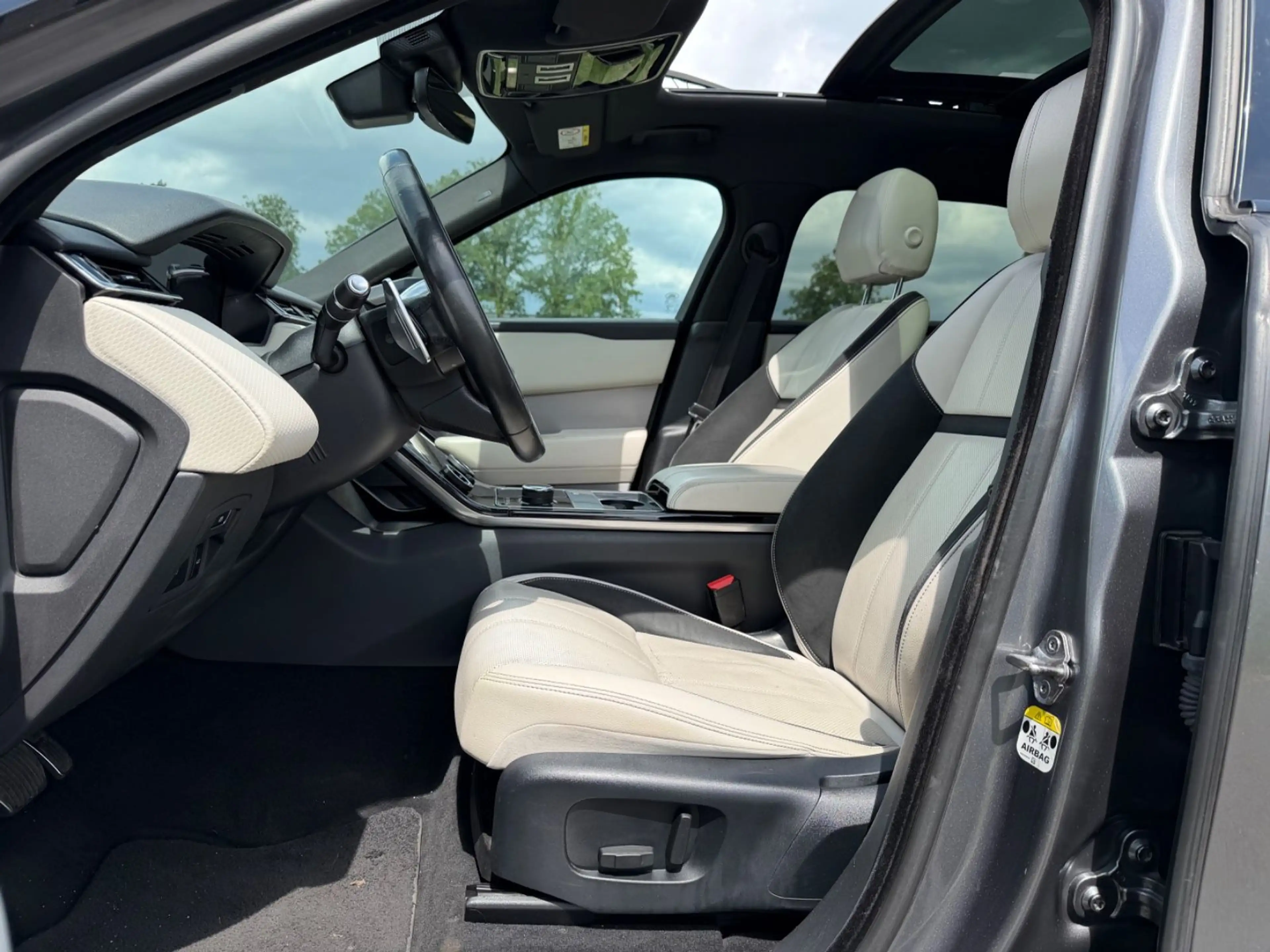Land Rover Range Rover Velar 3.0 V6 AWD R-Dynamic Pano Voll — photo 13