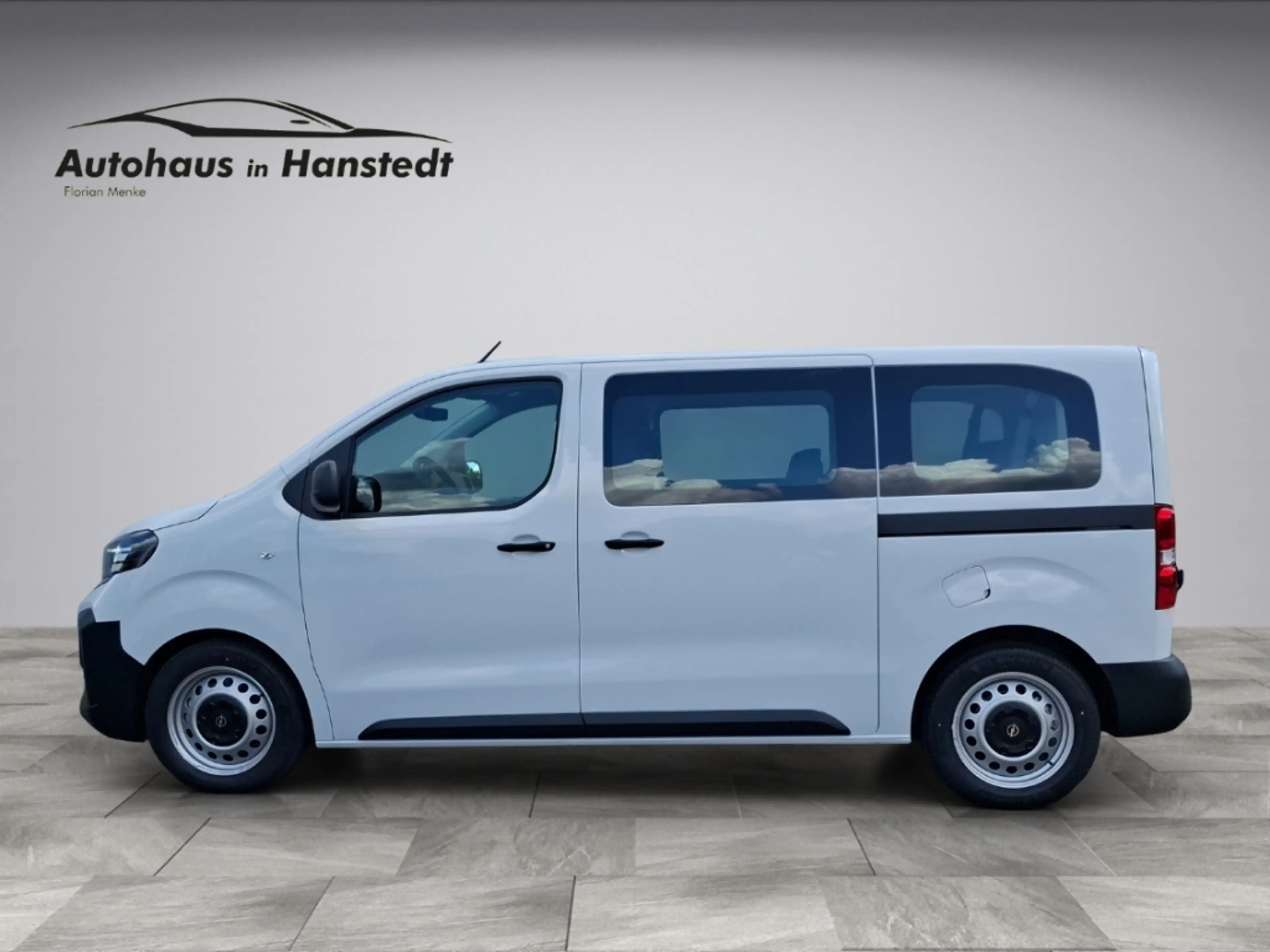 Opel Vivaro Kombi 2.2 Diesel 180 PS 8 AT LED 9 Sitze Navi Touc — photo 4