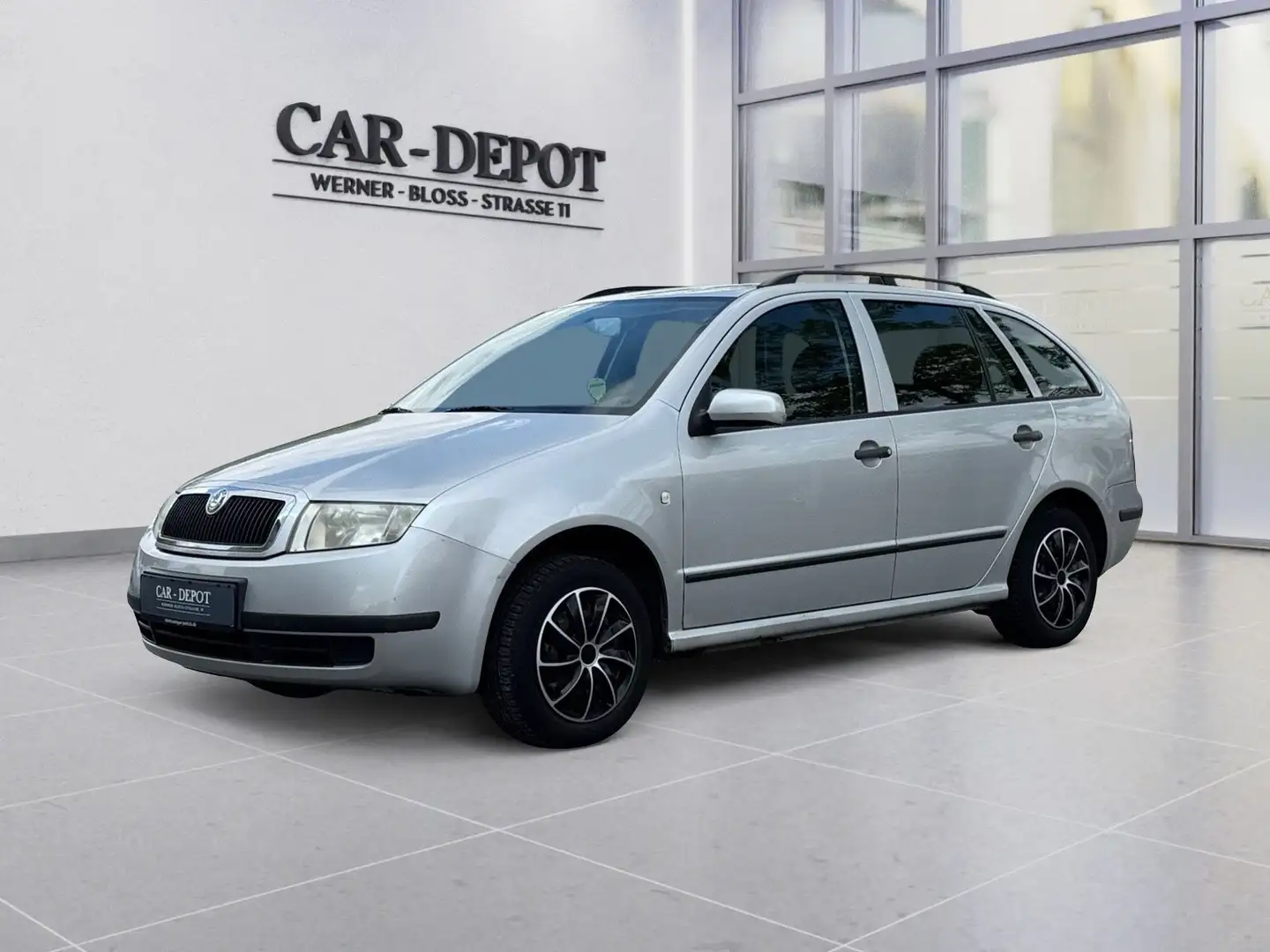 Skoda Fabia 1.4 16V Elegance Combi*KLIMA*AHK*E-PAKET* Argent - 1