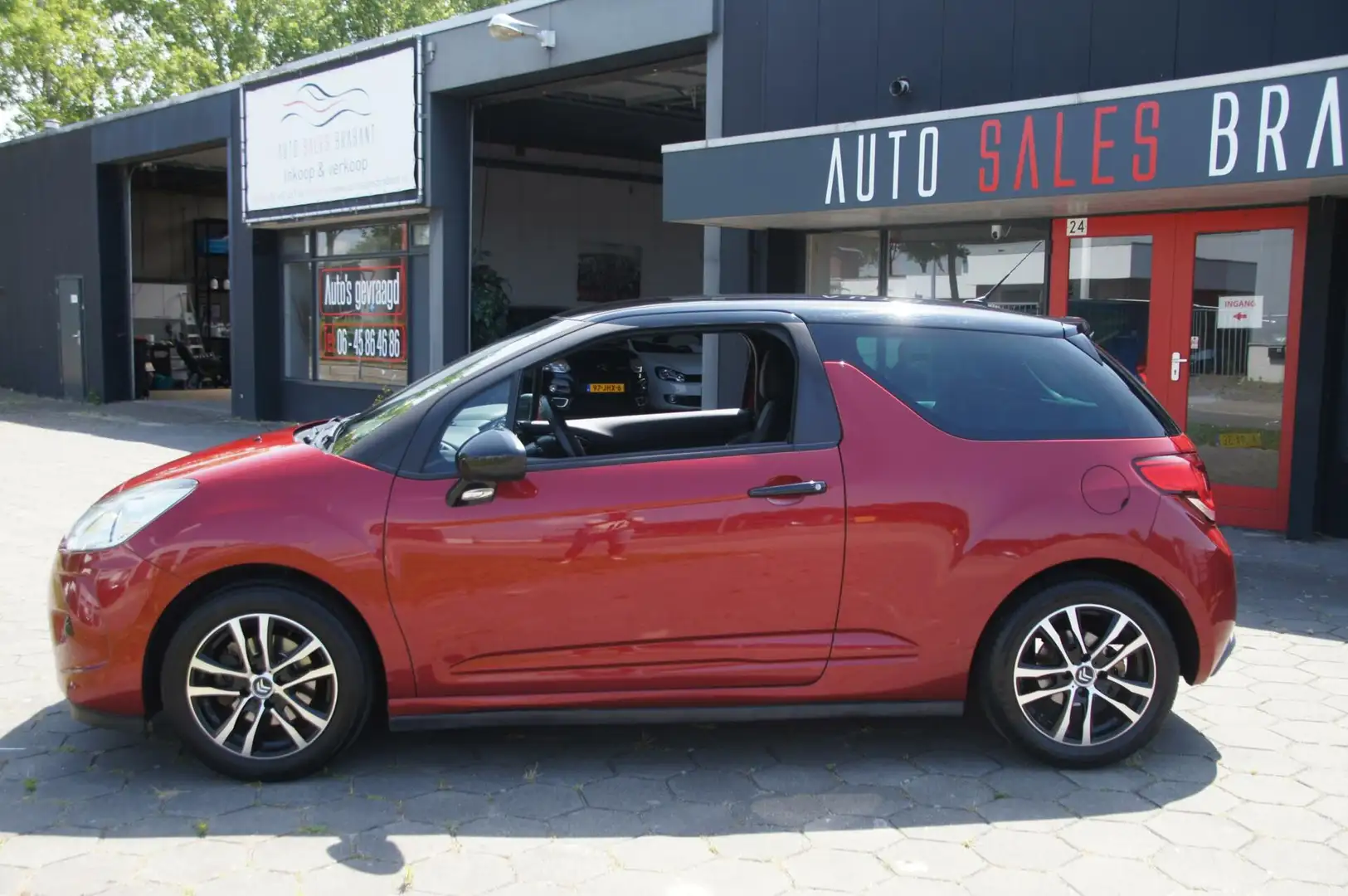 Citroen DS3 1.6 So Chic in Black Rouge - 2