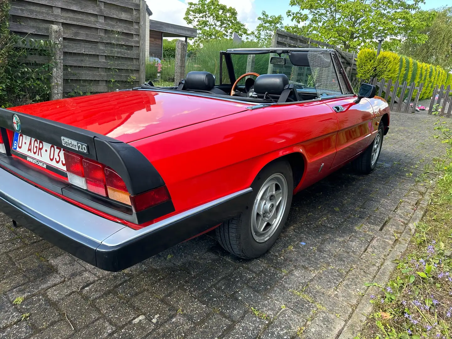 Alfa Romeo Spider 2.0 Червоний - 2