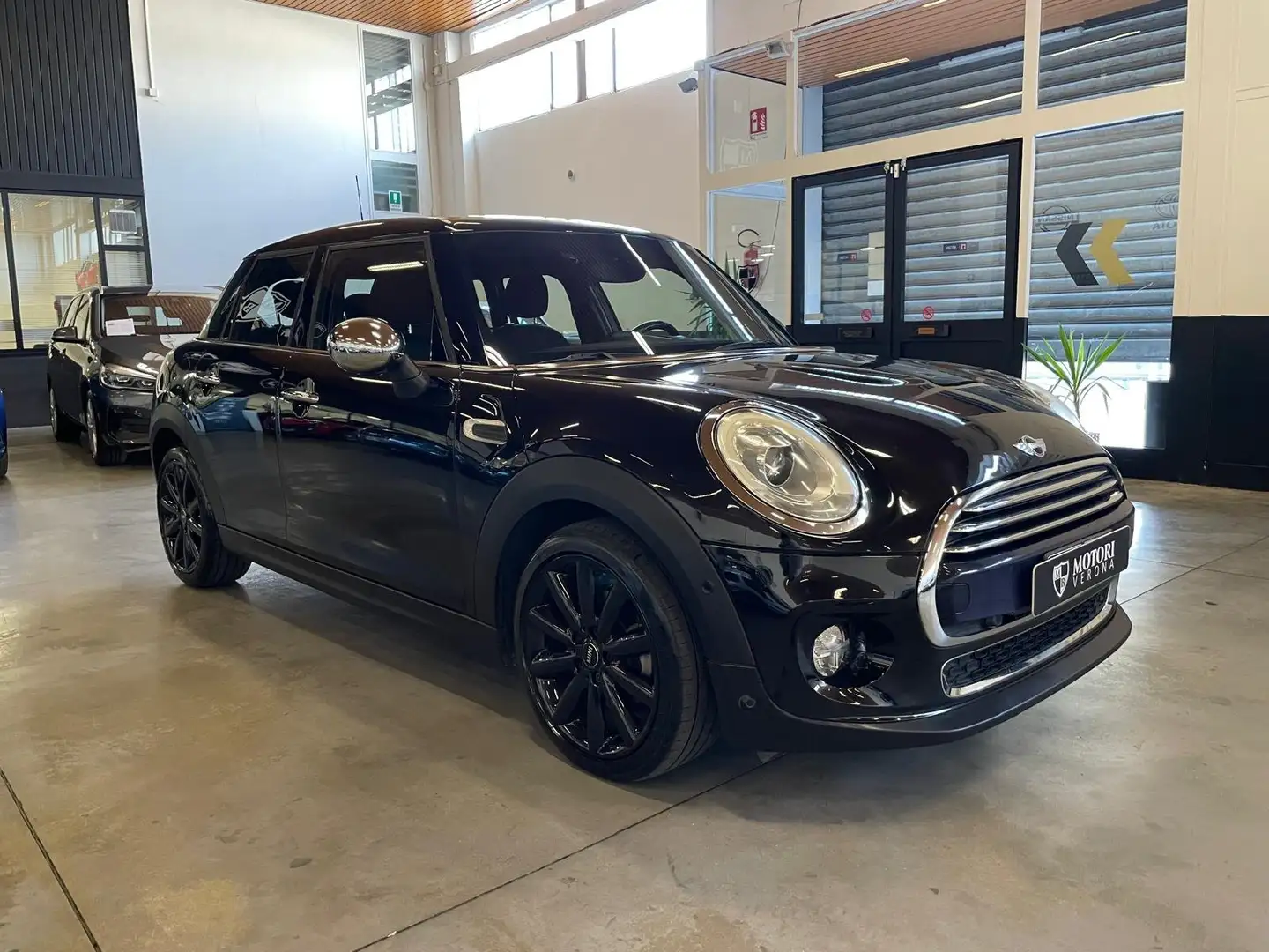 MINI Cooper D Mini  1.5 Hype 5p Neopatentati Negro - 2