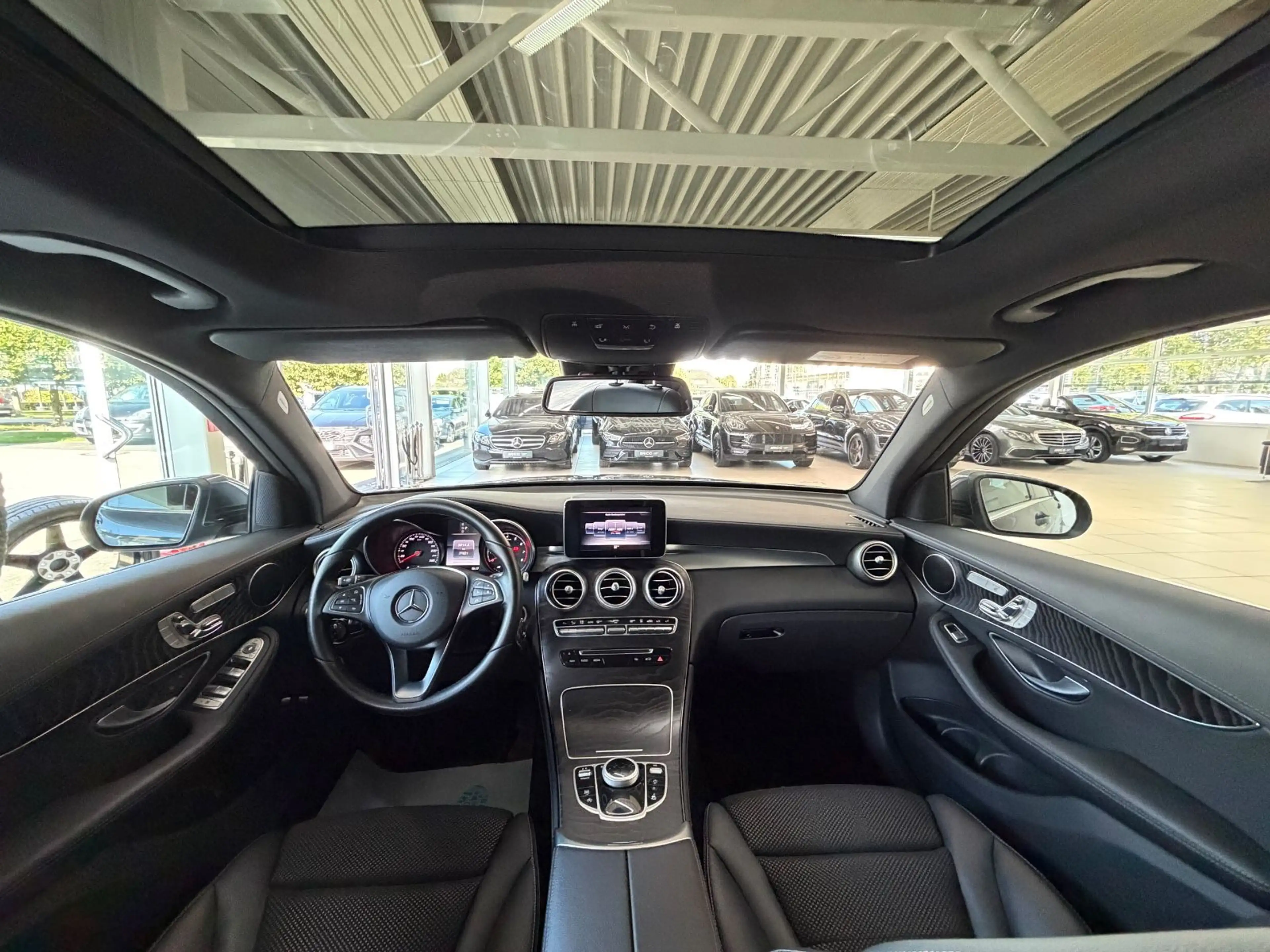Mercedes-Benz GLC 250 4Matic AMG Pano AHK Memory — photo 15