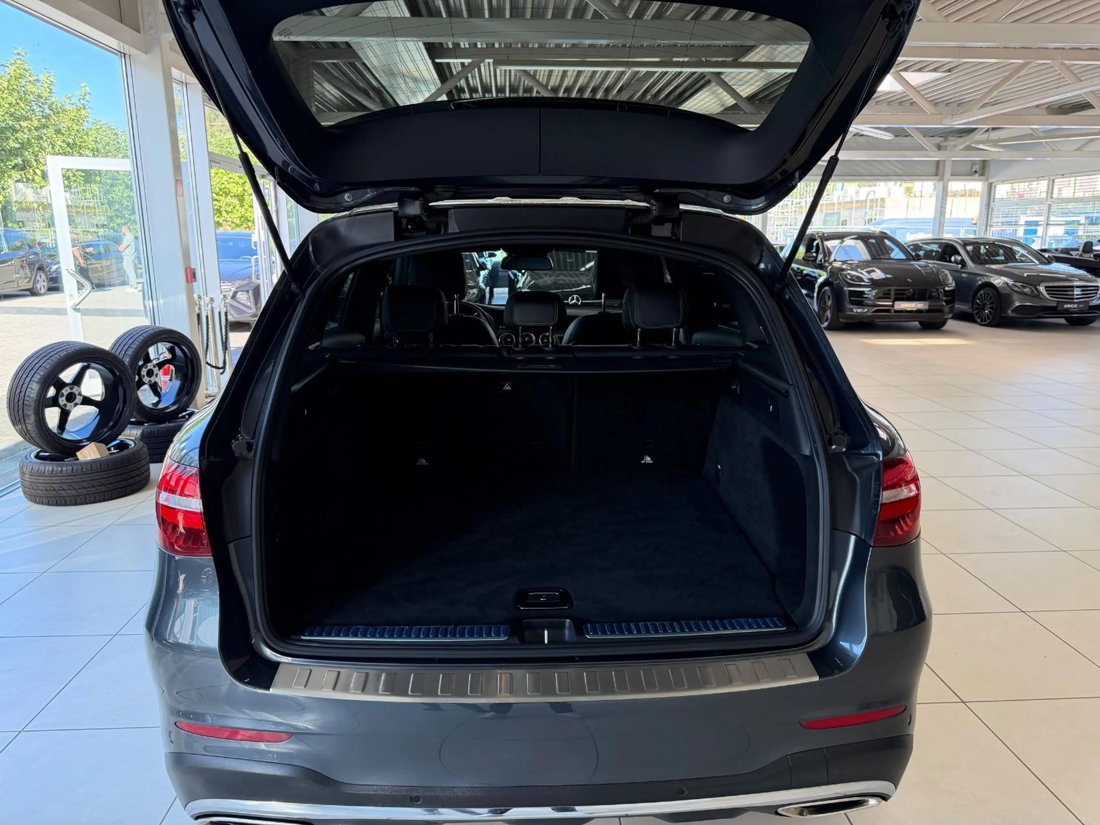 Mercedes-Benz GLC 250 4Matic AMG Pano AHK Memory — photo 23