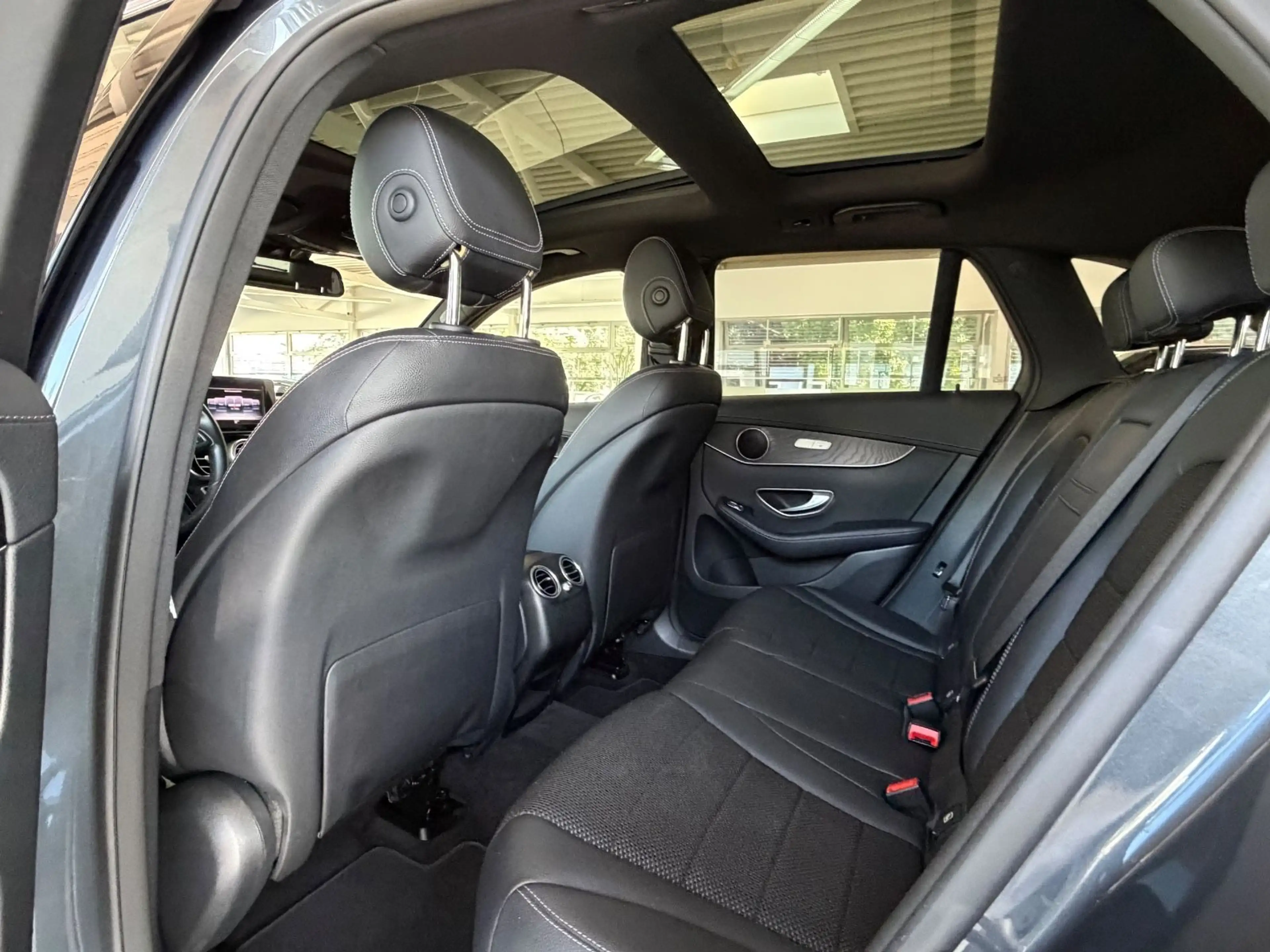 Mercedes-Benz GLC 250 4Matic AMG Pano AHK Memory — photo 16