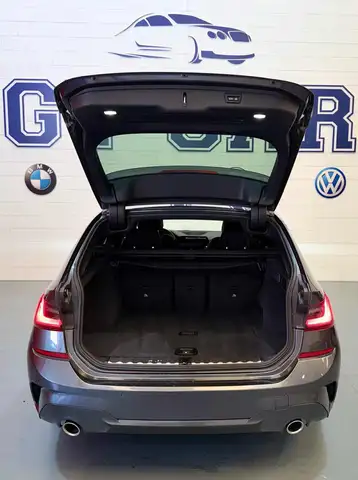 BMW 3 Series view 10