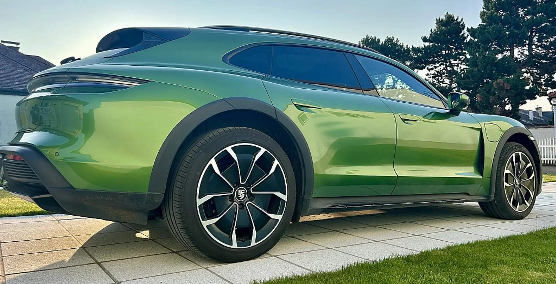 Porsche Taycan 4 Cross Turismo 83,7kWh - Topzustand Vert - 2