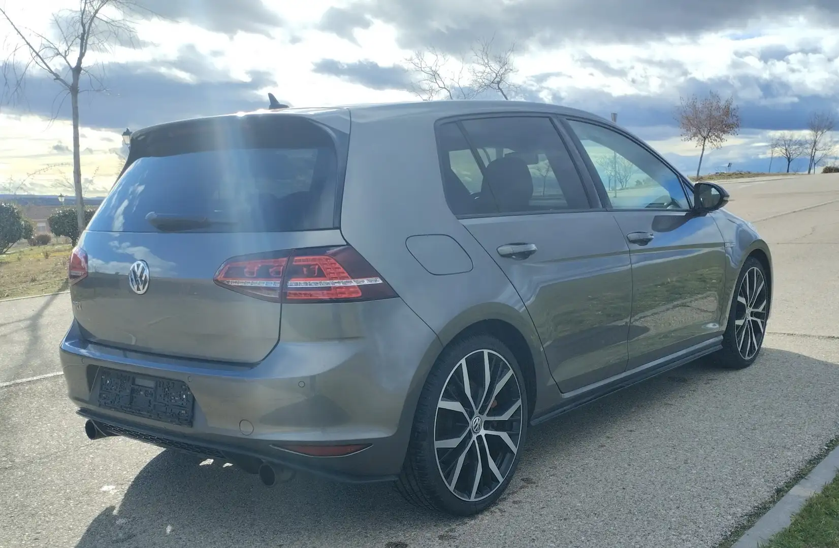 Volkswagen Golf GTI performance - 2