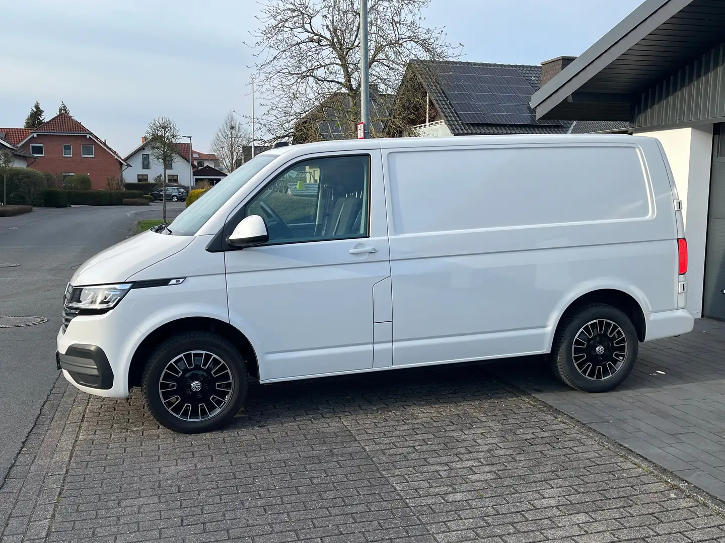 Volkswagen T6.1 Transporter 150Ps DSG ALU LED Navi Kamera AHK DAB 28Tkm Mwst Weiß - 2