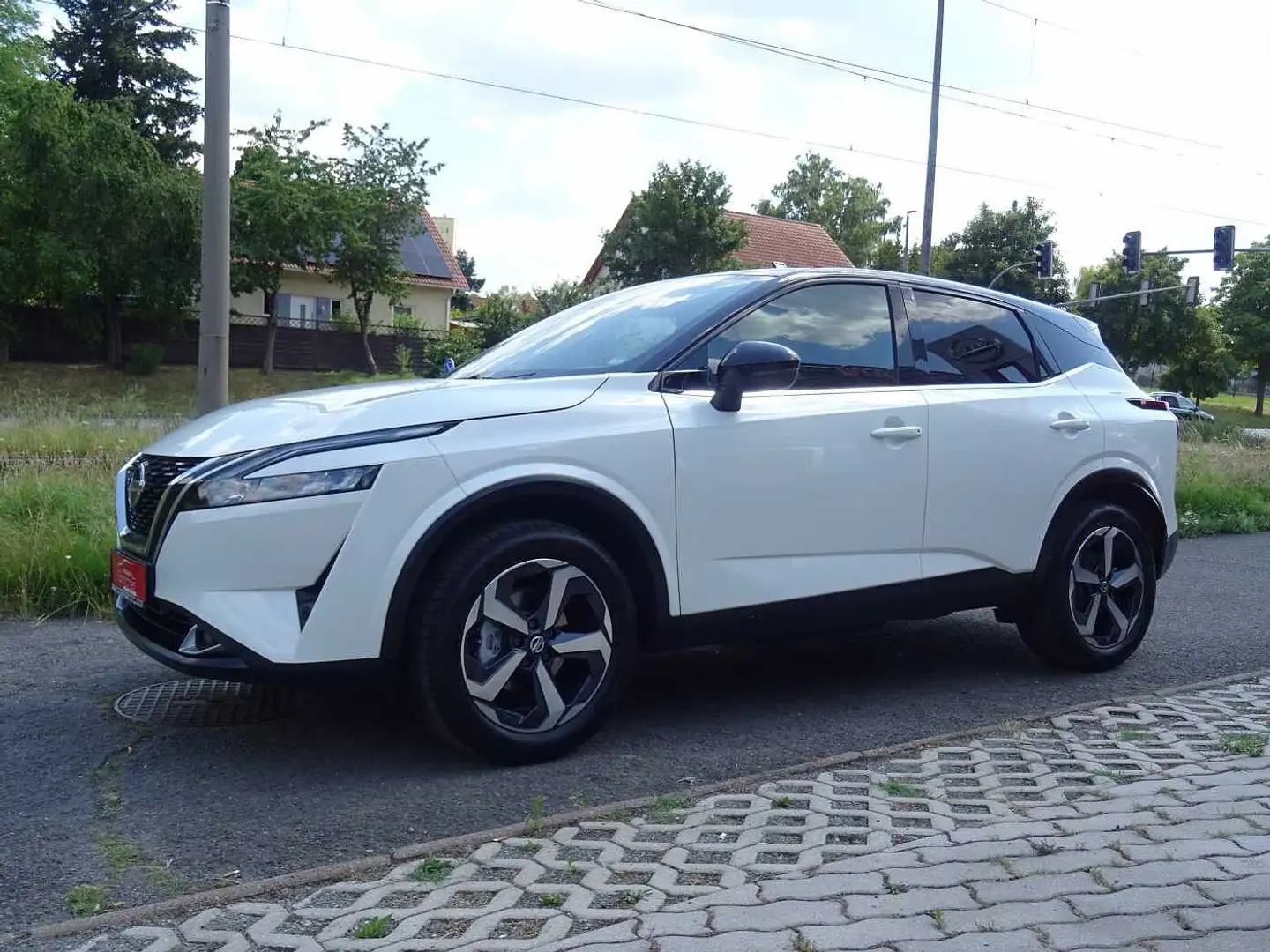 Nissan Qashqai 1.3 DIG-T MHEV N-Connecta Weiß - 2