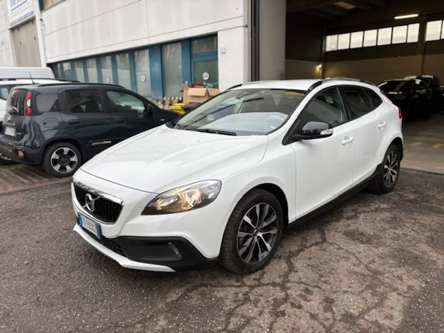 Volvo V40 Cross Country V40 Cross Country 2.0 d2 Business Plus my19 - 1