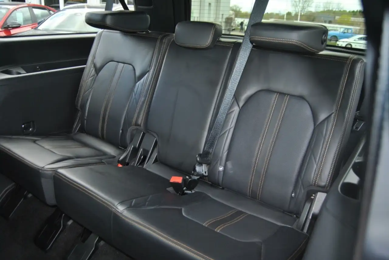 Ford Expedition снимка Ford Expedition