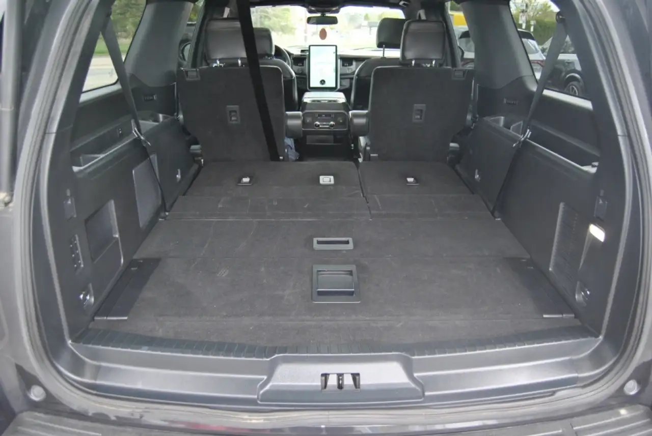Ford Expedition снимка Ford Expedition