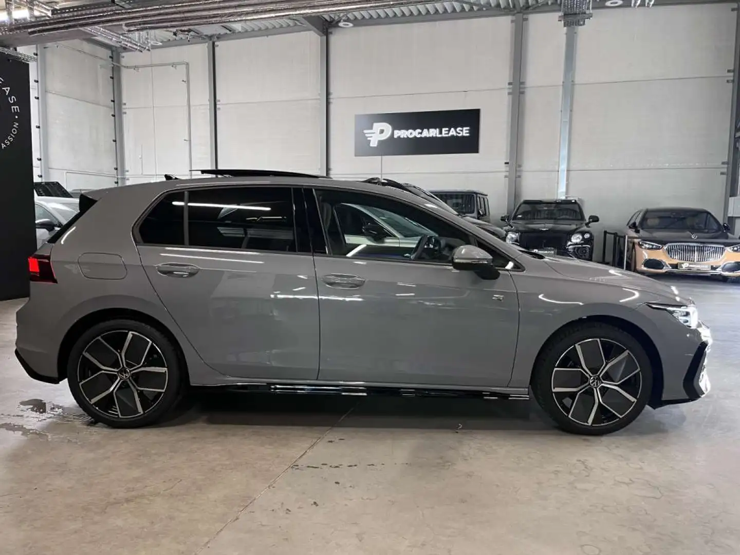 Volkswagen Golf GOLF 8 FACELIFT R-Line 2.0TDI 150CV DSG PANO/AHK/3 Gris - 2