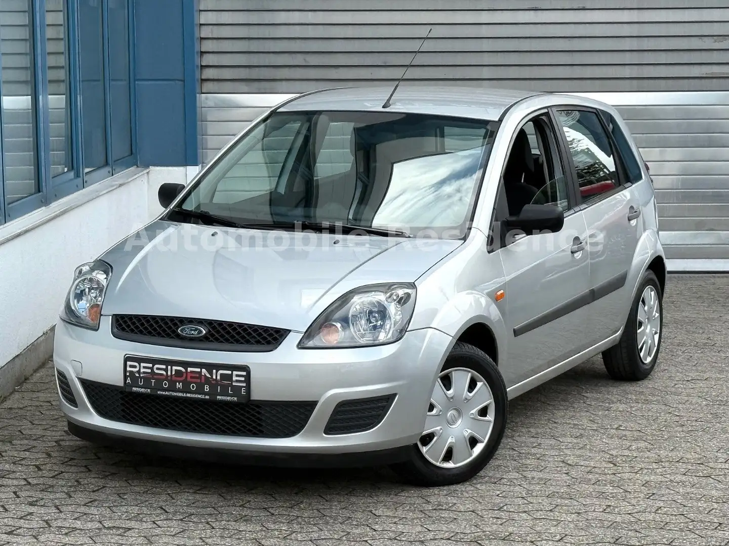 Ford Fiesta Fun X 1.3*KLIMA*E-PAKET*ZV*RAD*2HD*5TÜR Argent - 2