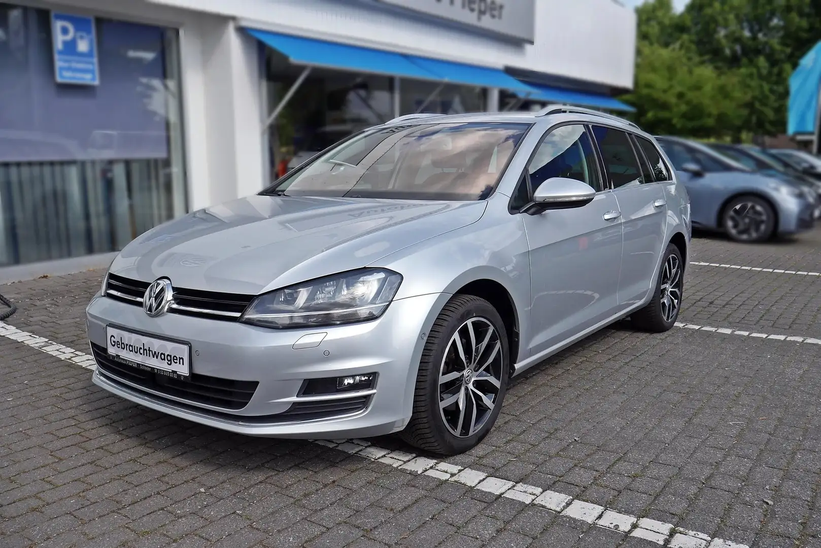 Volkswagen Golf Variant VII 1.4 TSI DSG Highline AHK Dynaudio 110 kW (1... Plateado - 2