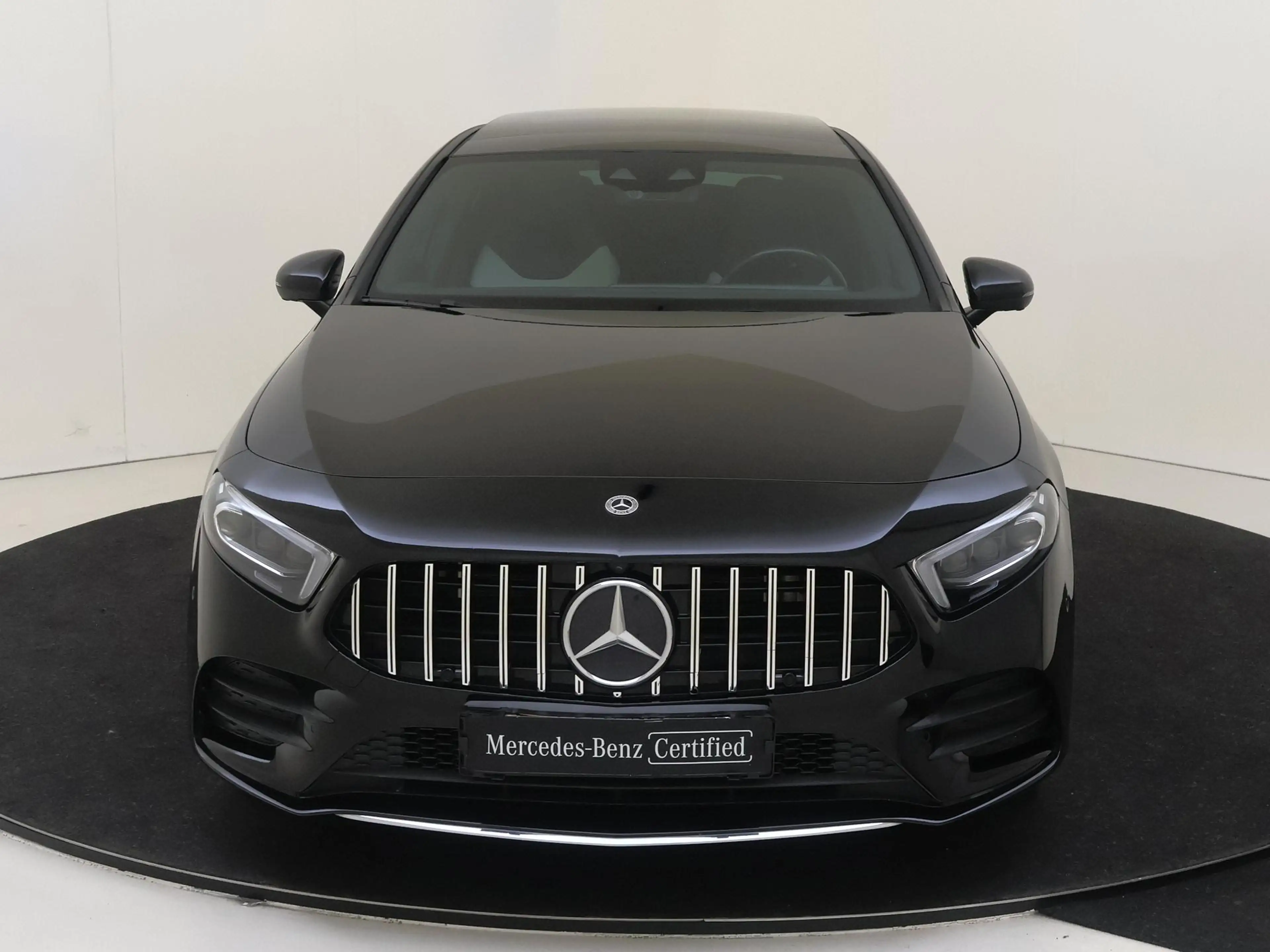 Mercedes-Benz A 250 e Premium Plus — photo 7