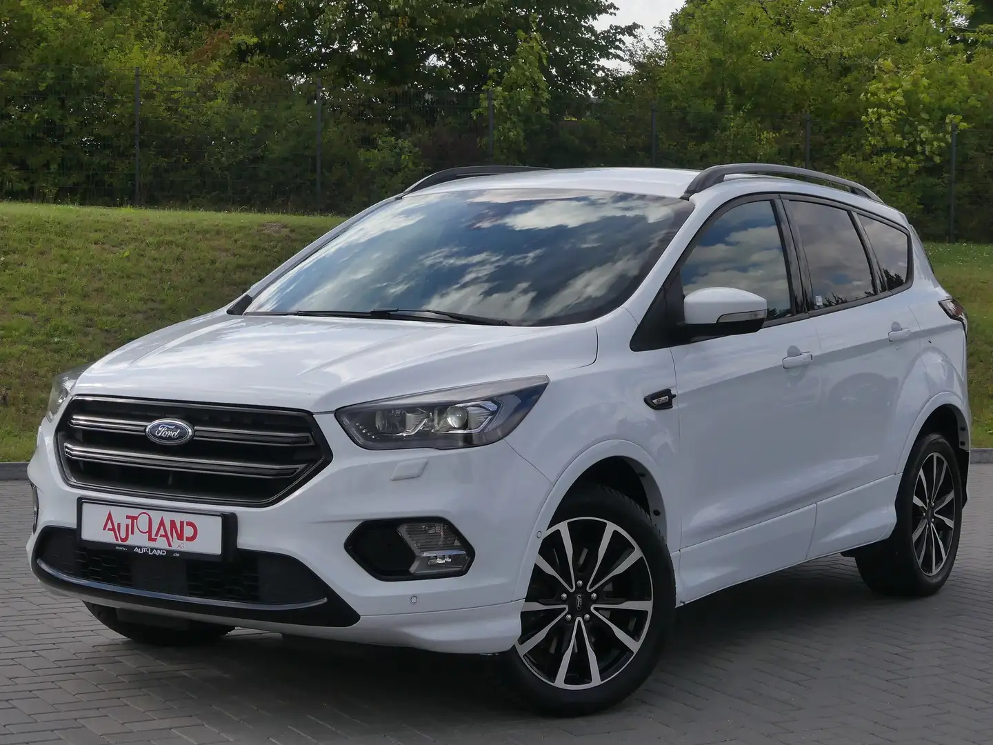 Ford Kuga 2.0 TDCi ST-Line 4x4 Navi AHK PDC Kamera Weiß - 2