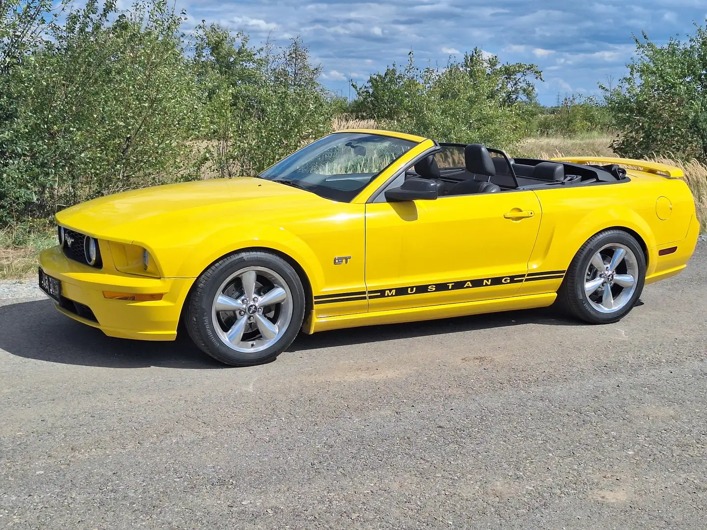 Ford Mustang V8 Cabrio  Österreichische Zulassung Gelb - 1