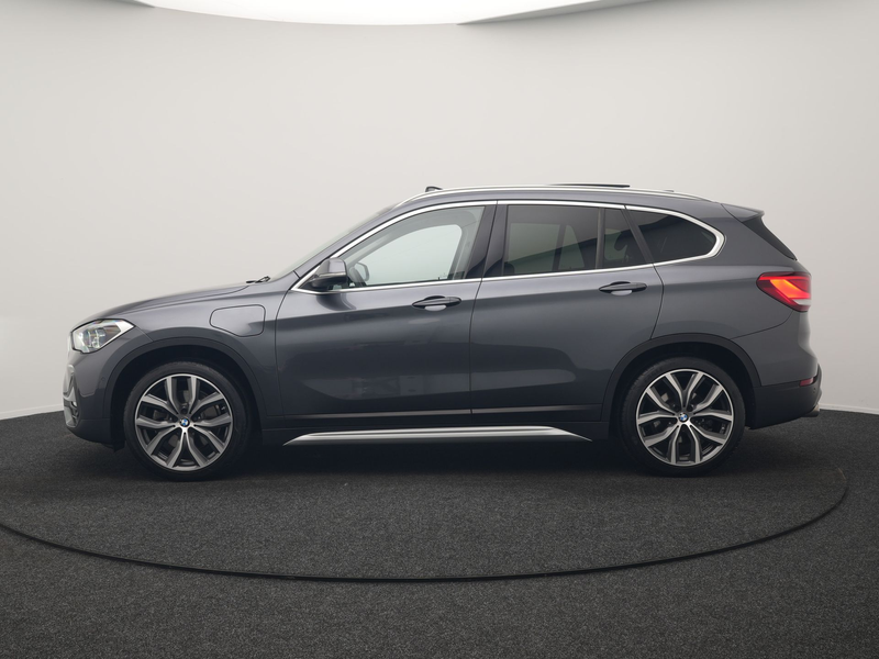 BMW X1 xDrive25e X Line PHEV 221pk Dealer O.H. SOH 92.2% — photo 2