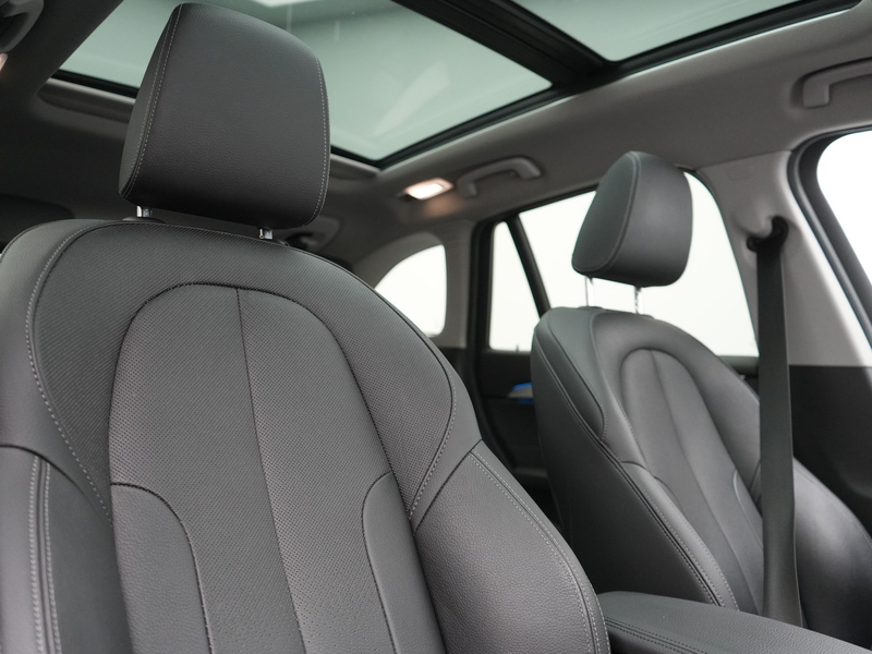 BMW X1 xDrive25e X Line PHEV 221pk Dealer O.H. SOH 92.2% — photo 5