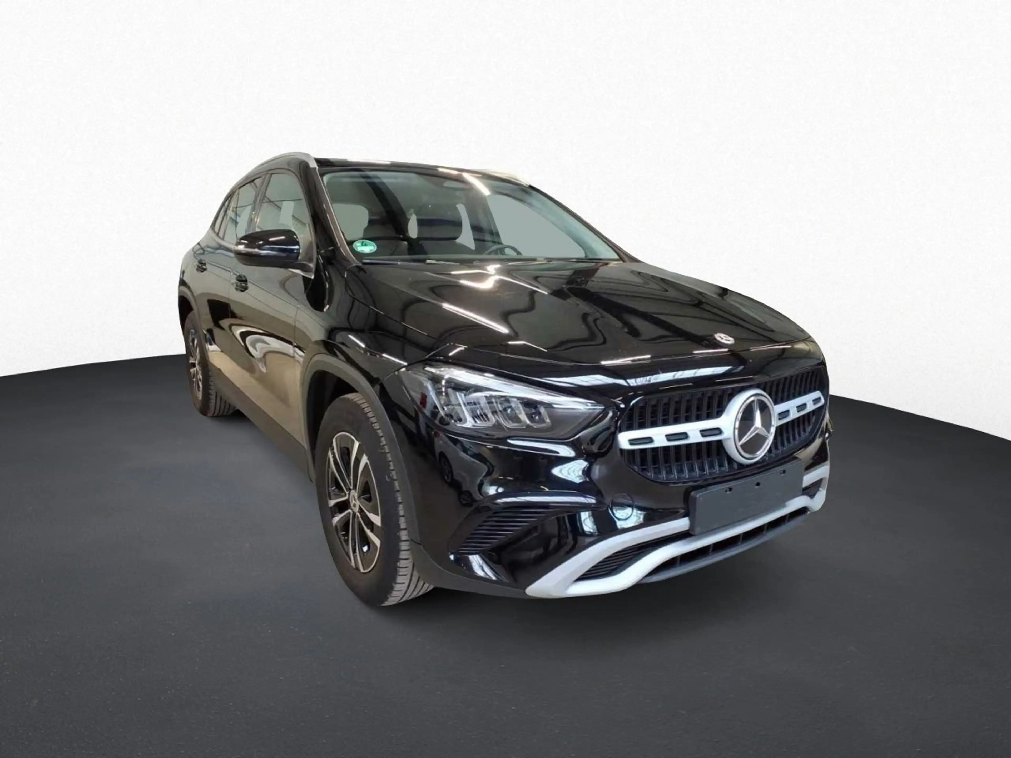 Mercedes-Benz GLA 180 Key LED Lane Navi RKam AUT Facelift SHZ — photo 6