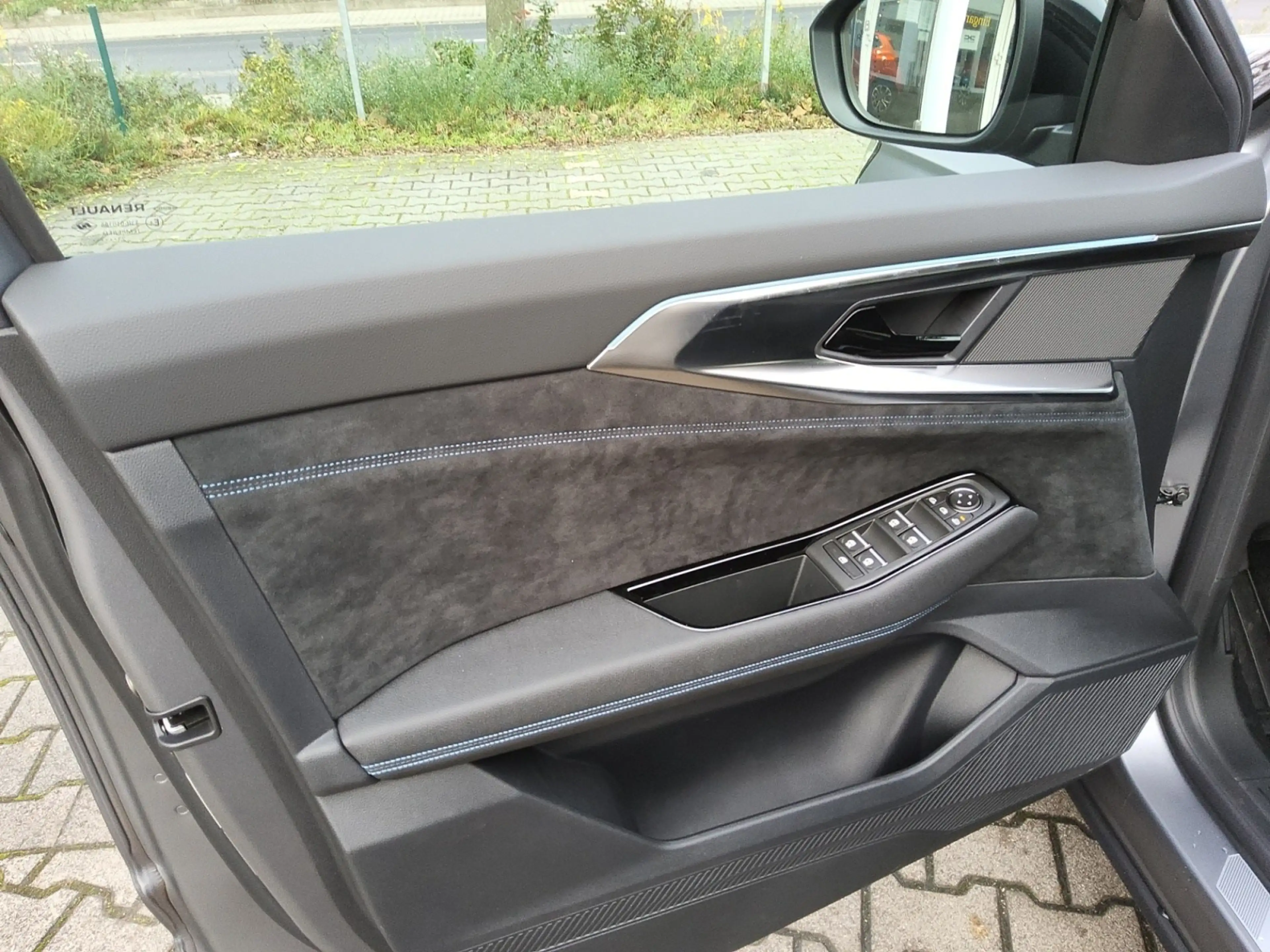 Renault Austral Iconic Esprit Alpine E-Tech Full Hybrid 200 — photo 8