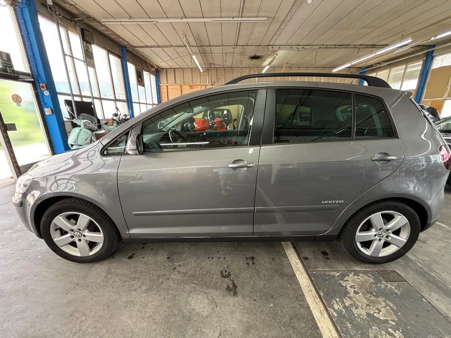 Volkswagen Golf Plus United Automatik, AHK Gris - 2