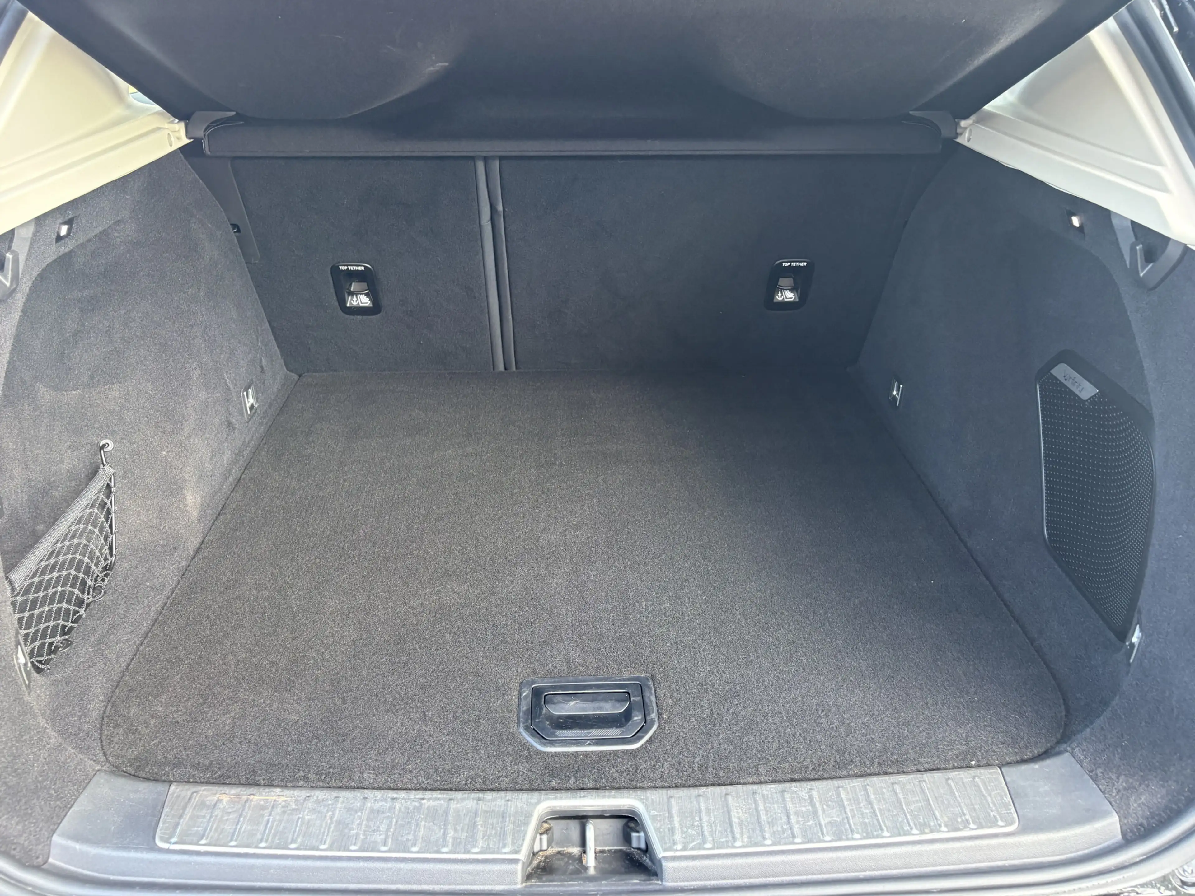 Lynk & Co 01 1.5, climate/cruise/pano/memeory — photo 14