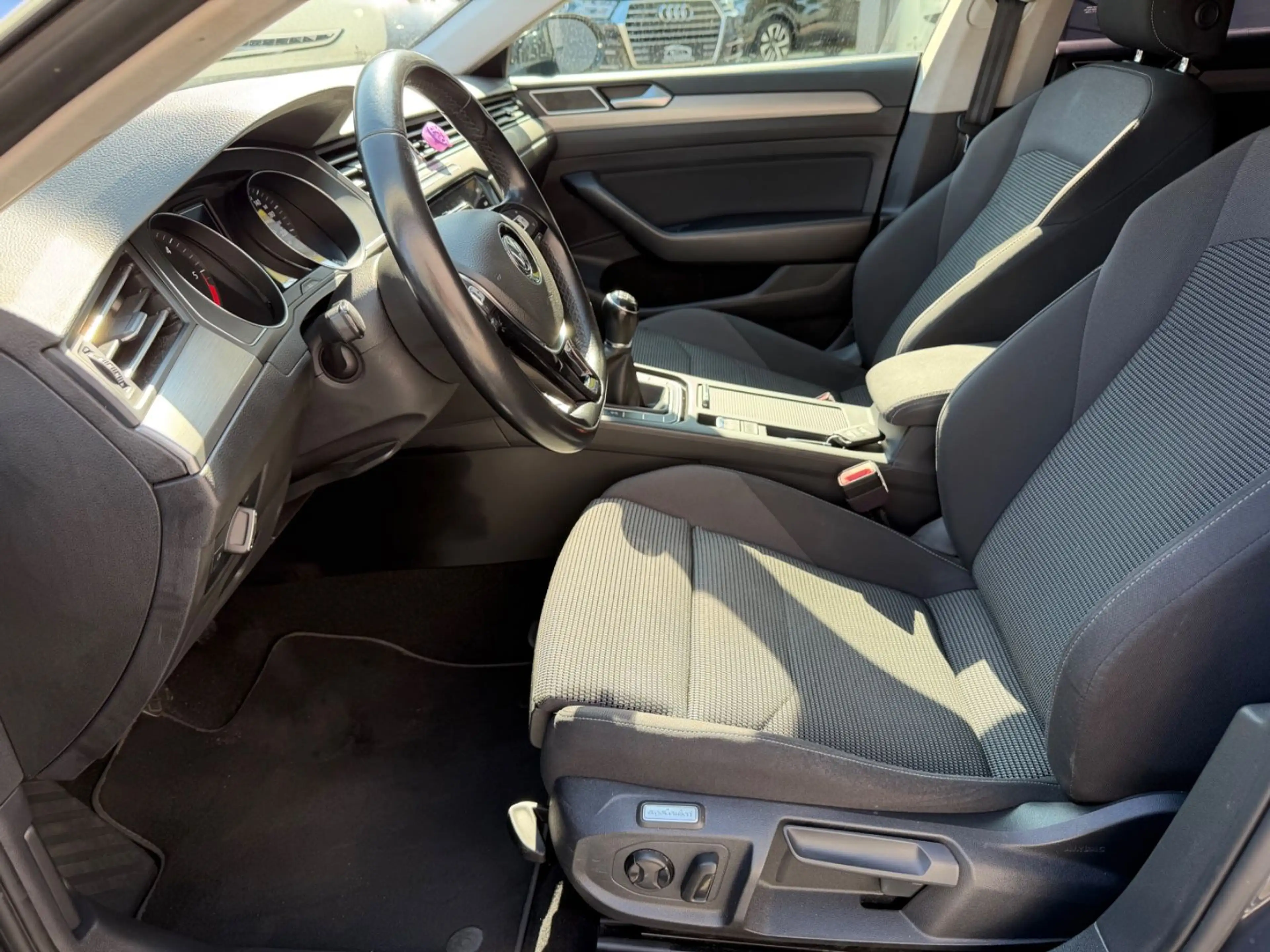 Volkswagen Arteon Basis/SPORTFEDER*/TEMPOM*/KLIMA/TOP* — photo 10