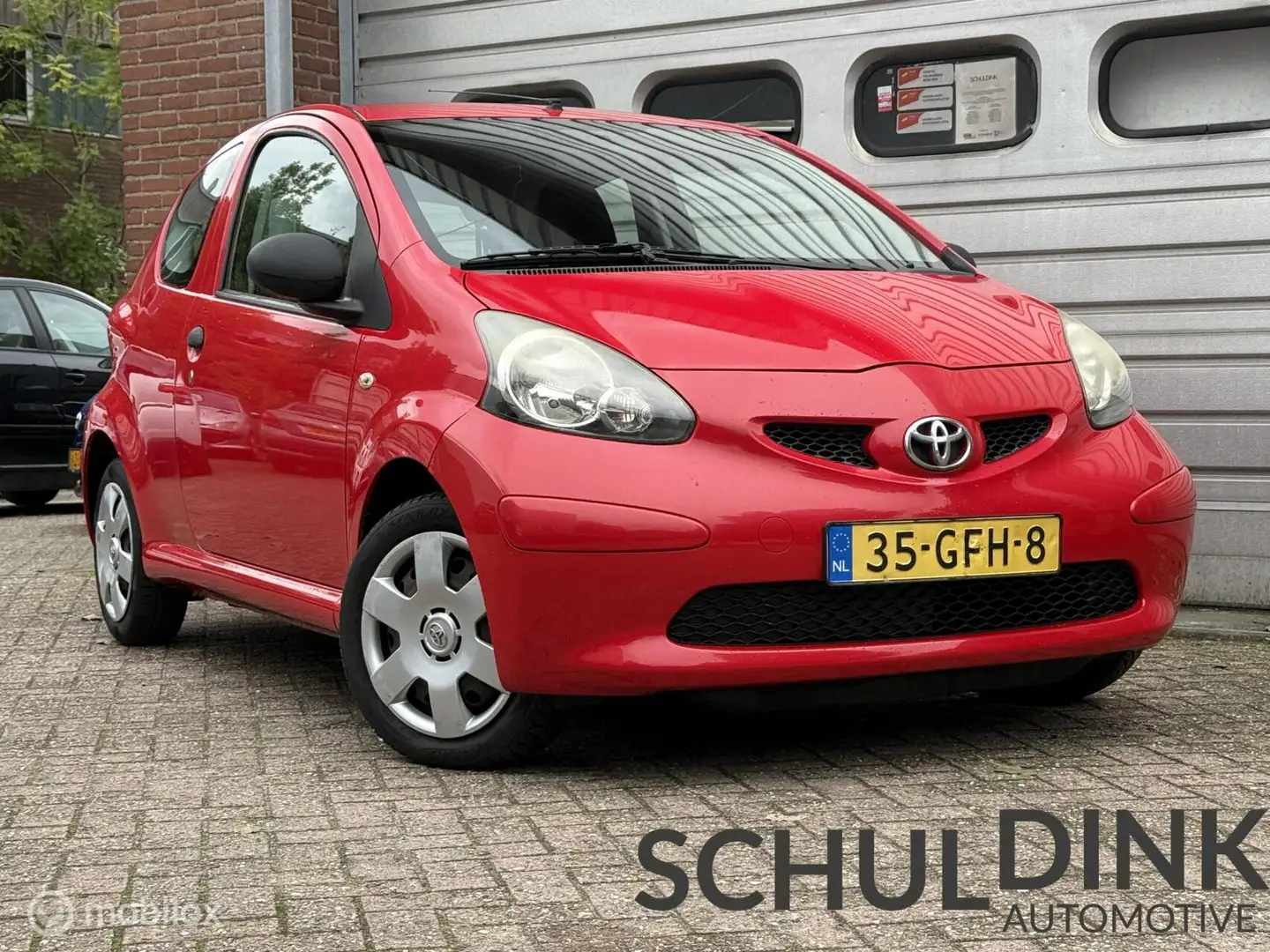 Toyota Aygo 1.0-12V |20 euro p/m wegenbelasting|zuinig Rood - 1