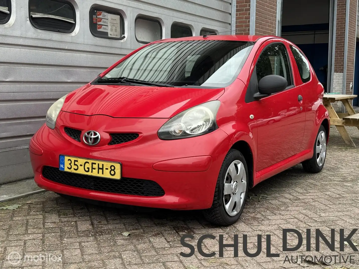 Toyota Aygo 1.0-12V |20 euro p/m wegenbelasting|zuinig Rood - 2