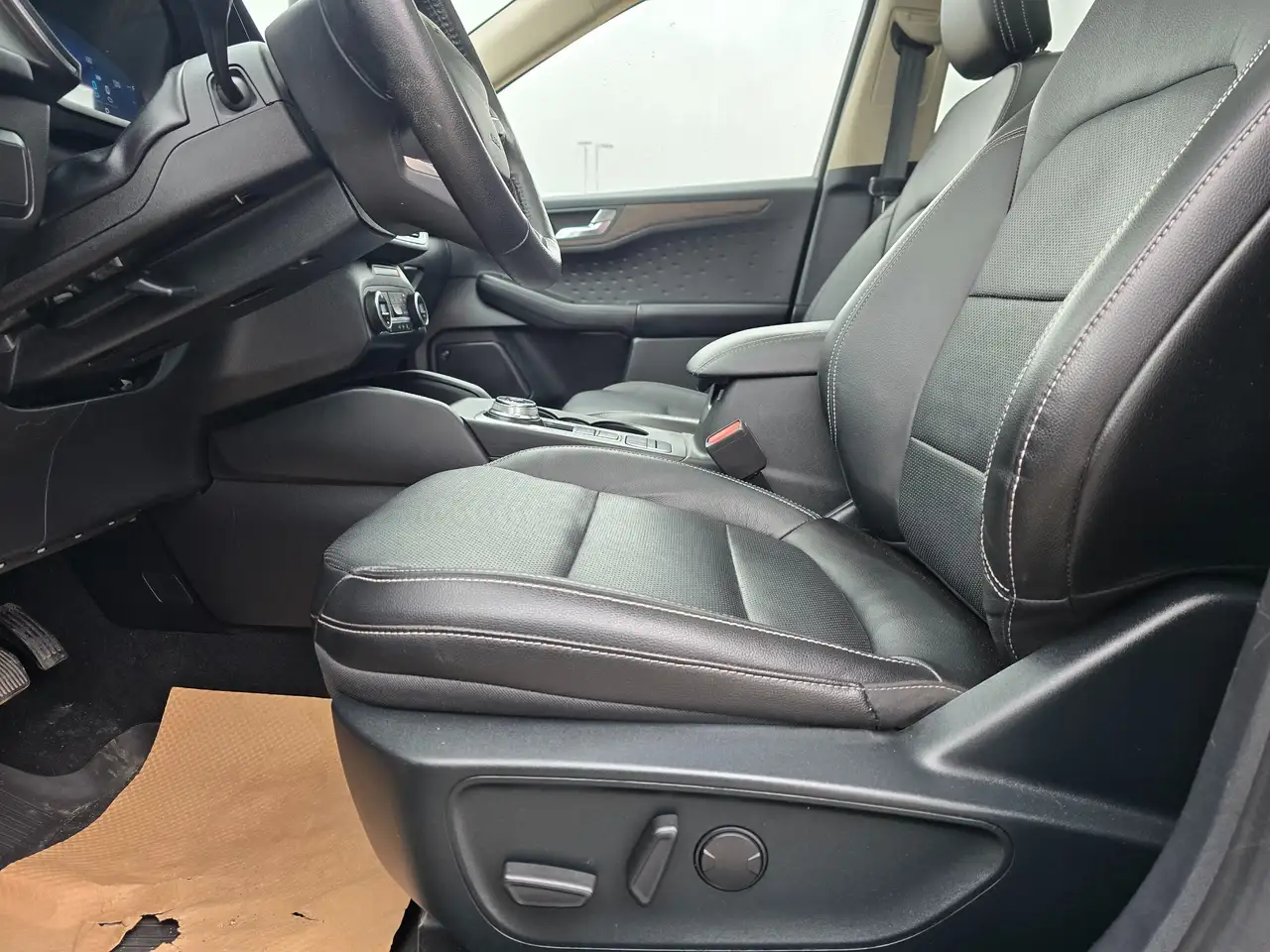 Ford Escape снимка Ford Escape