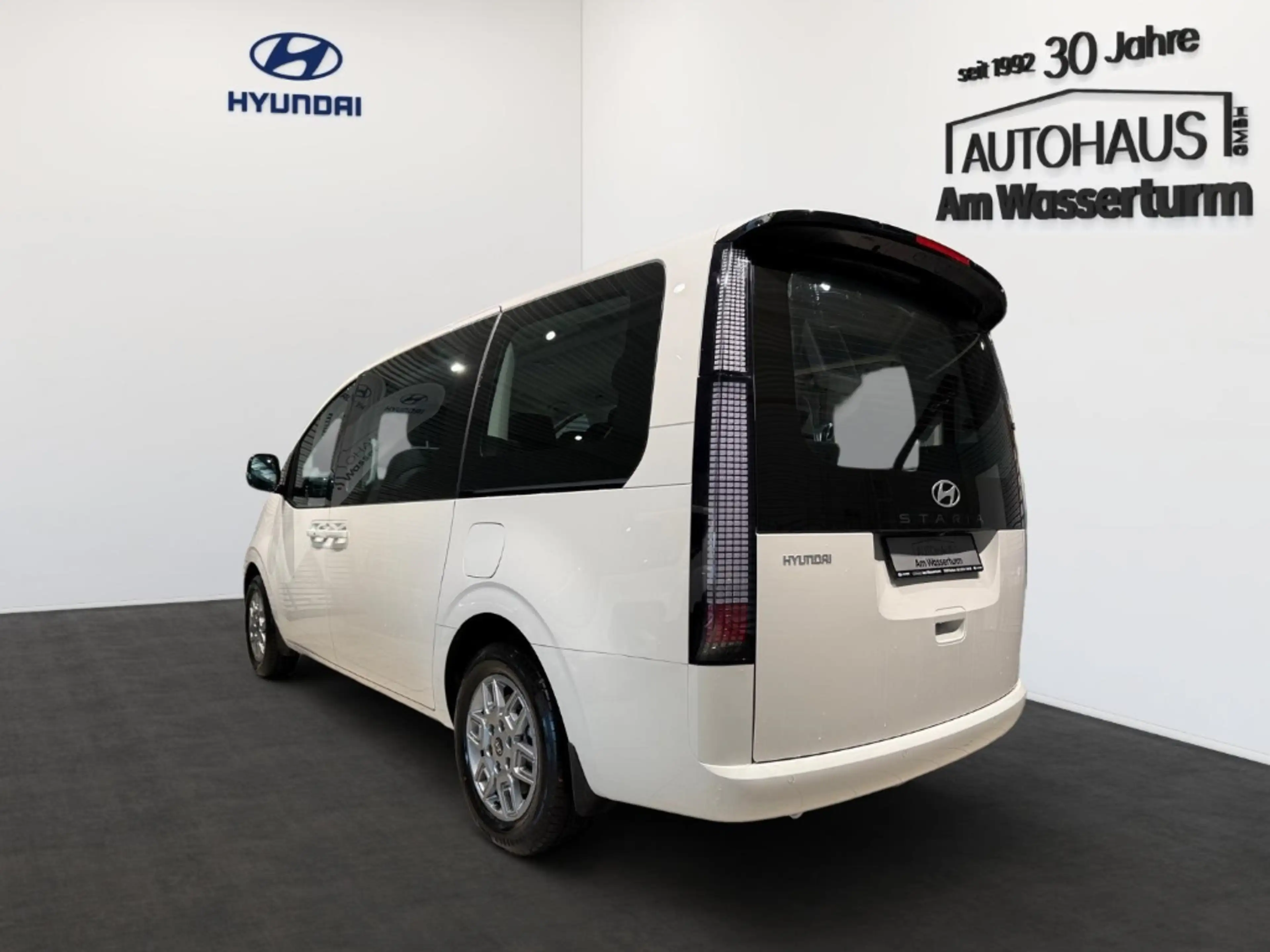 Hyundai STARIA Hybrid 9-SITZER (MY25) 1.6 T-GDI 6-AT 2WD Trend P — photo 4