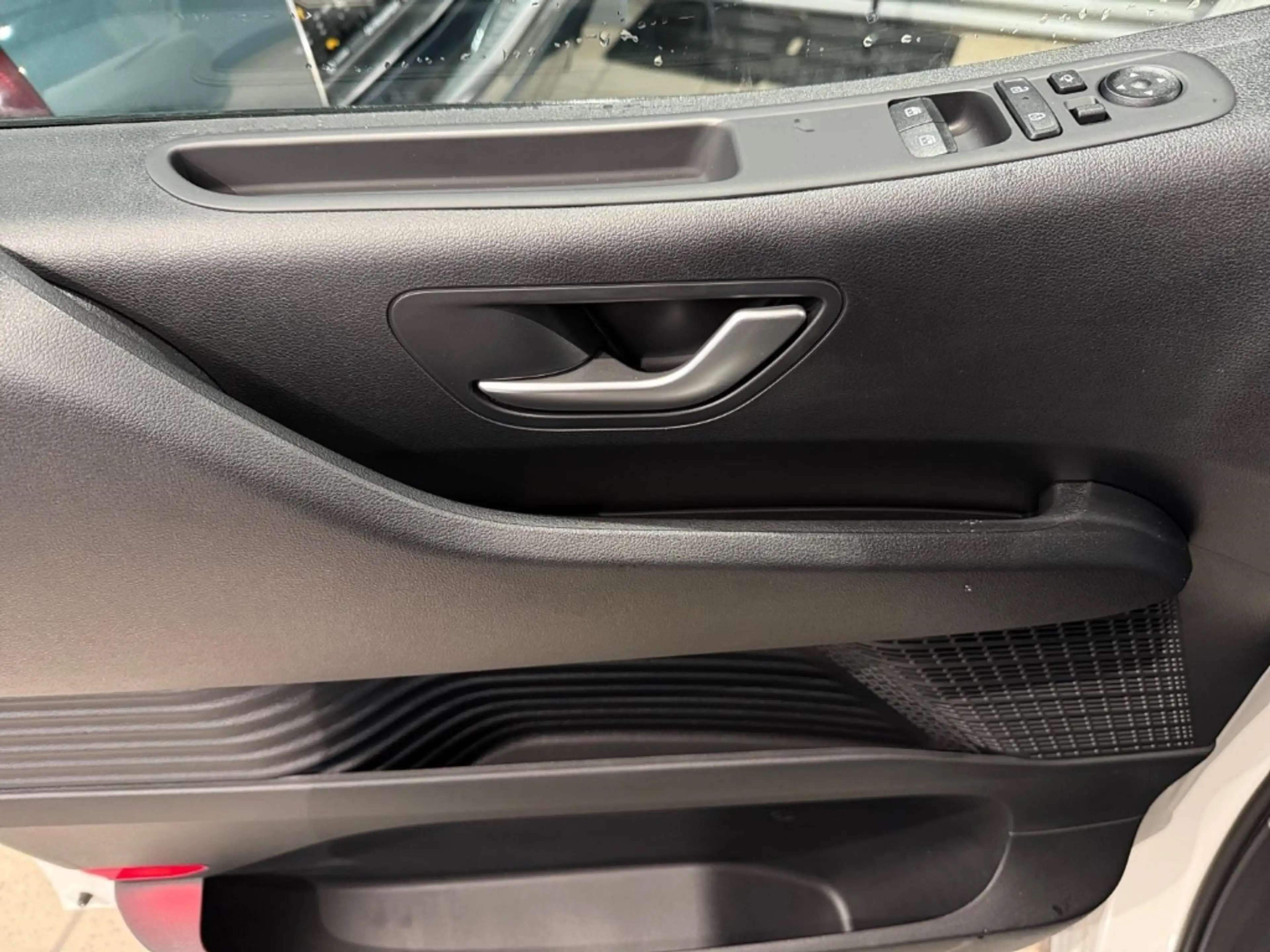 Hyundai STARIA Hybrid 9-SITZER (MY25) 1.6 T-GDI 6-AT 2WD Trend P — photo 15