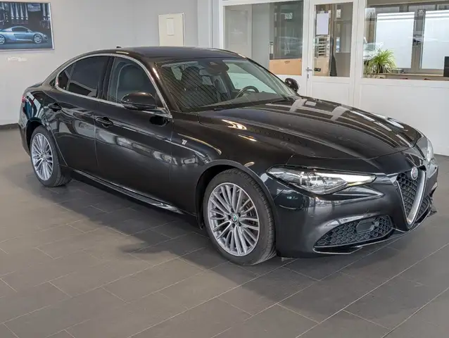 Alfa Romeo Giulia JTDM Lusso Ti*Xenon*Harman-Kardon*KAM*ACC