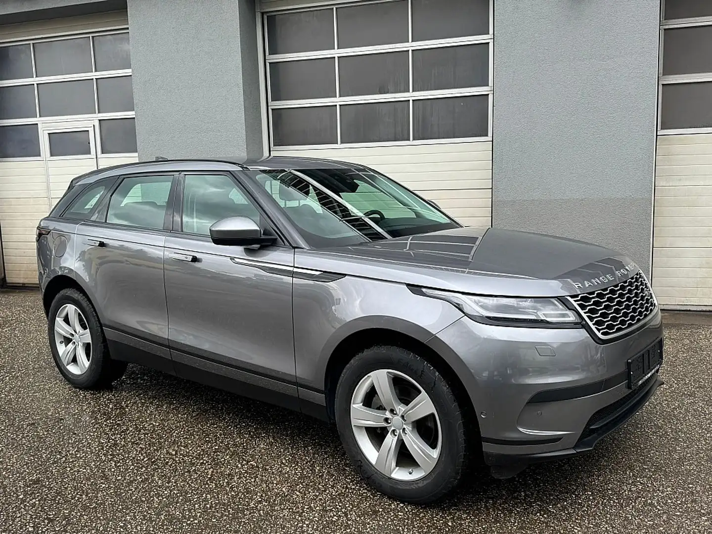 Land Rover Range Rover Velar D180 Allrad  Aut. Grau - 1