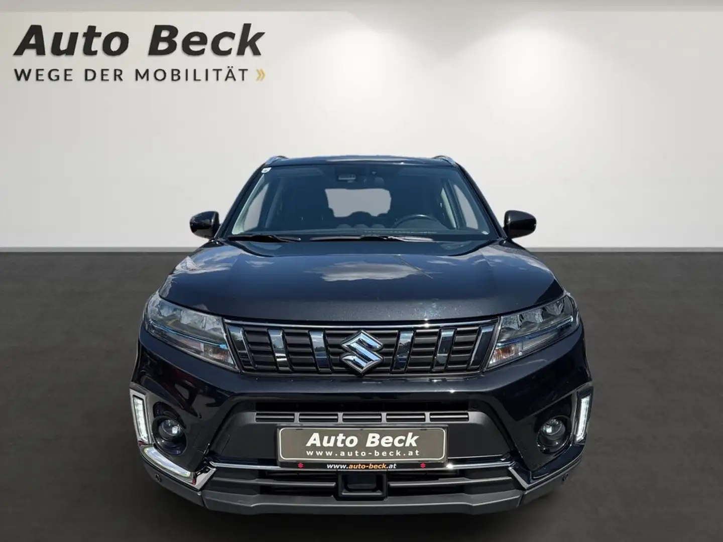 Suzuki Vitara 1,4 AllGrip Shine Aut. *8-fach Bereifung* Schwarz - 2